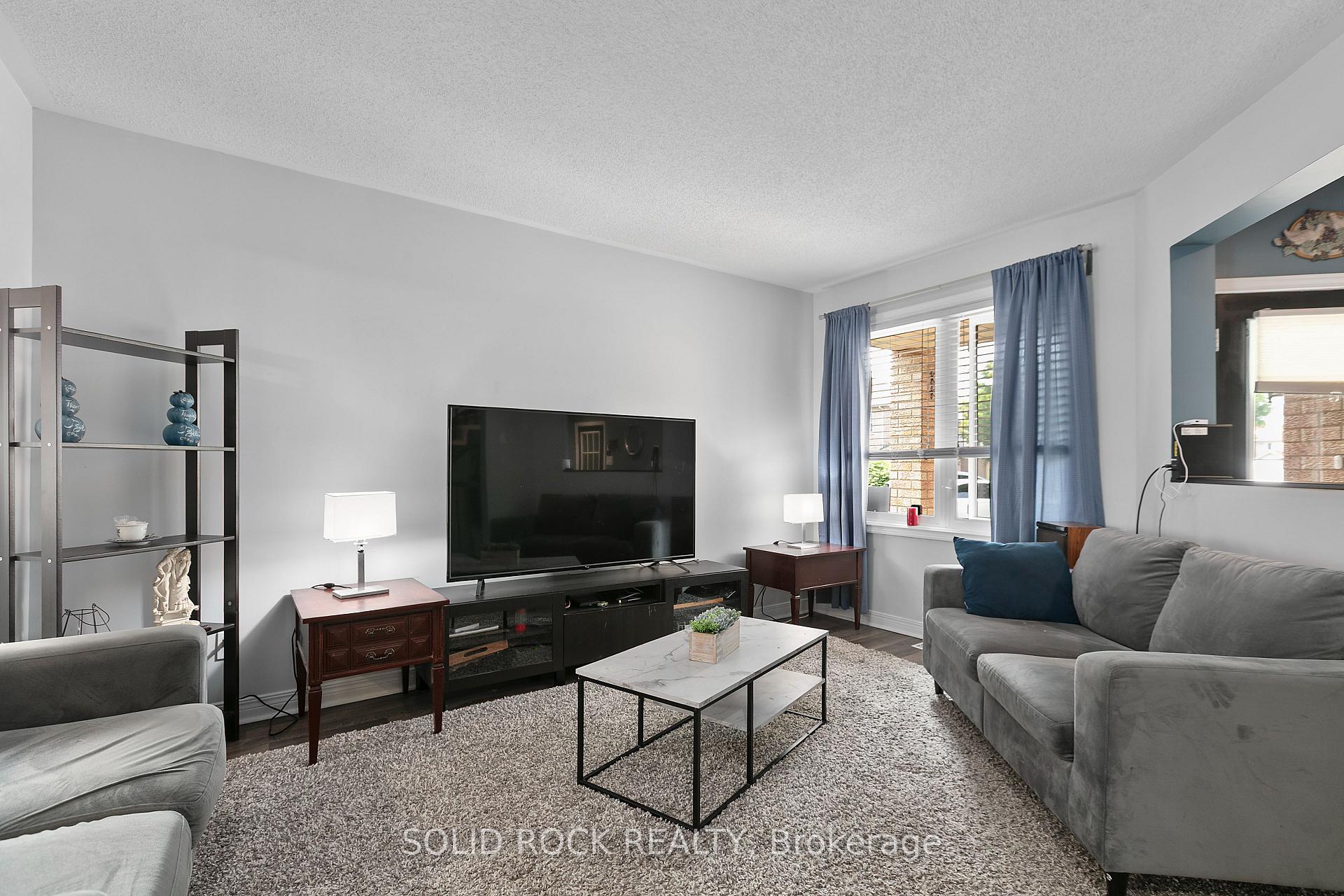 Photo 11 of 22 Grenadier Way, Ottawa, Barrhaven - Longfields — HOMEH