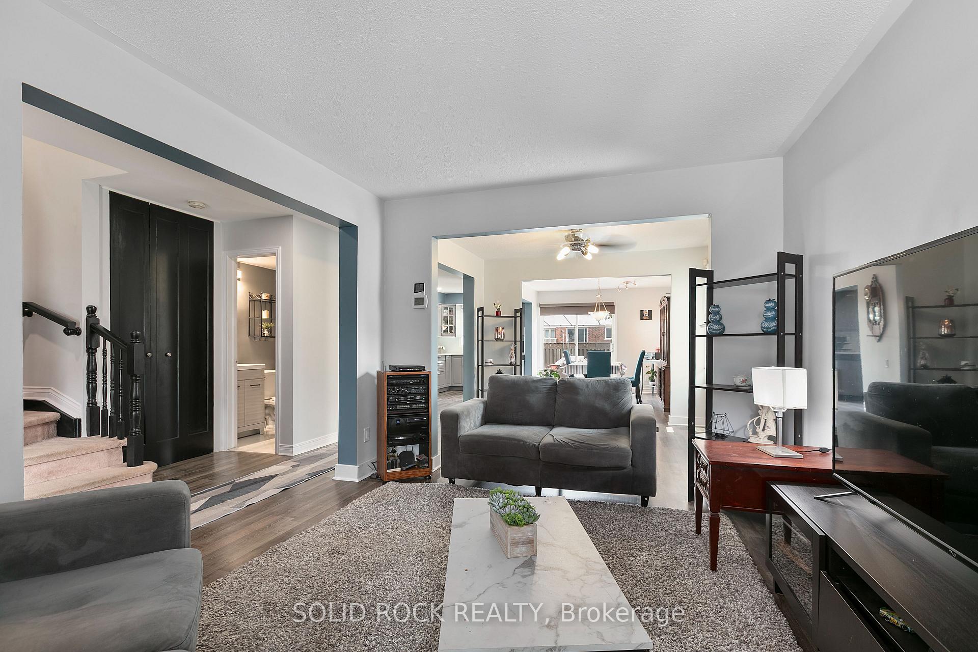 Photo 13 of 22 Grenadier Way, Ottawa, Barrhaven - Longfields — HOMEH