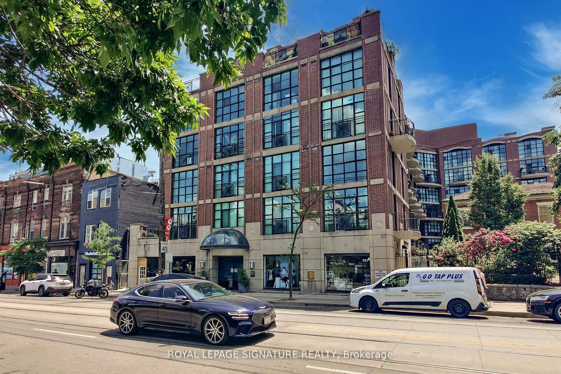Front of Unit 231, 901 Queen Street W