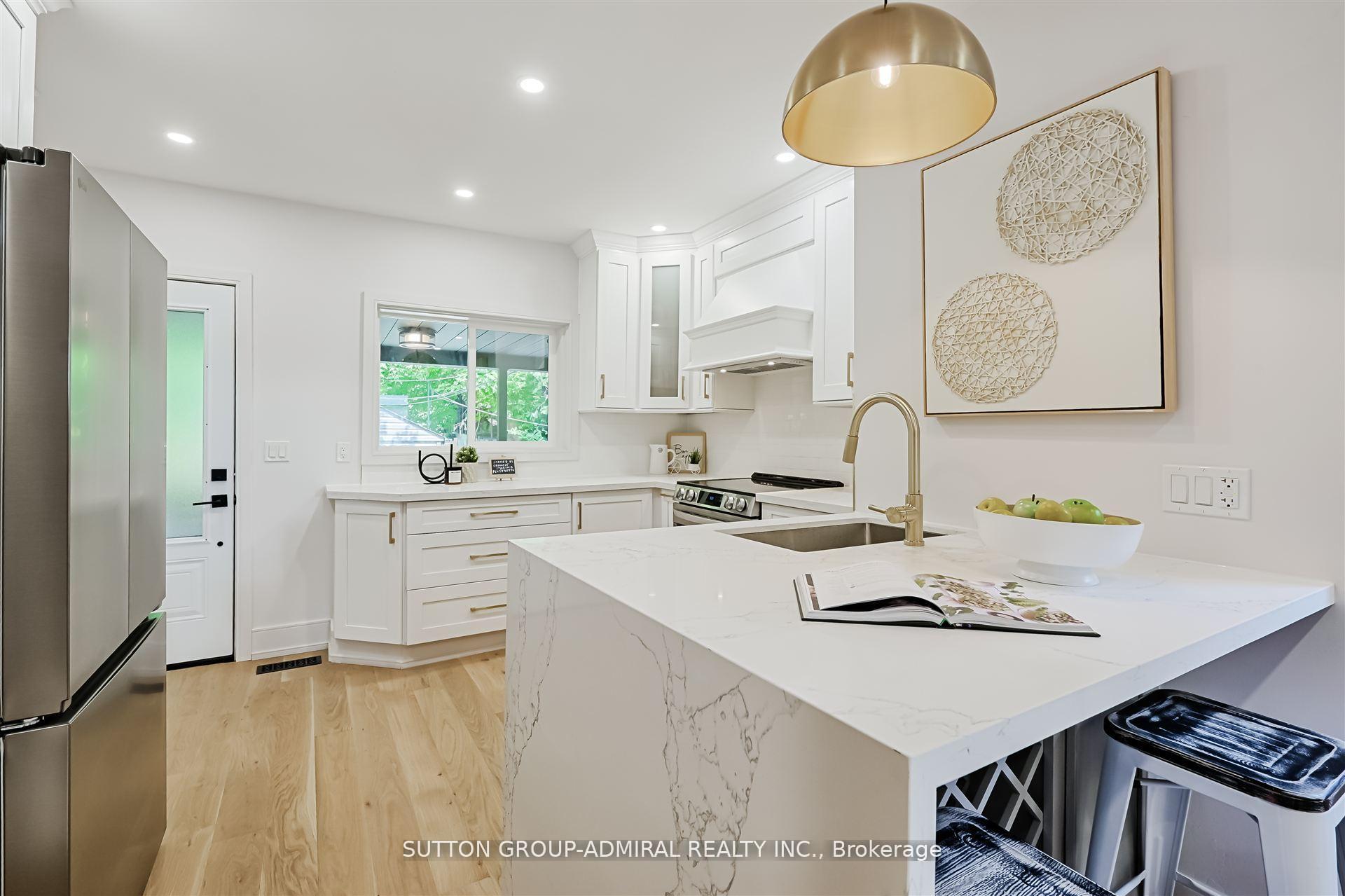 Photo 18 of 325 Winona Drive, Toronto, Oakwood Village — HOMEH