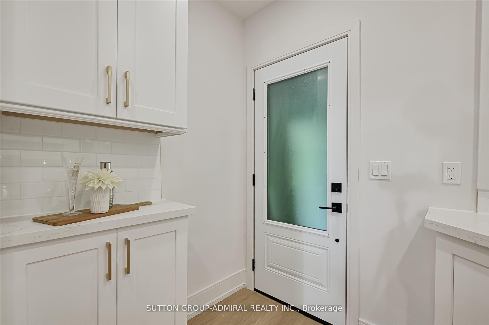 Photo 19 of 325 Winona Drive, Toronto, Oakwood Village — HOMEH