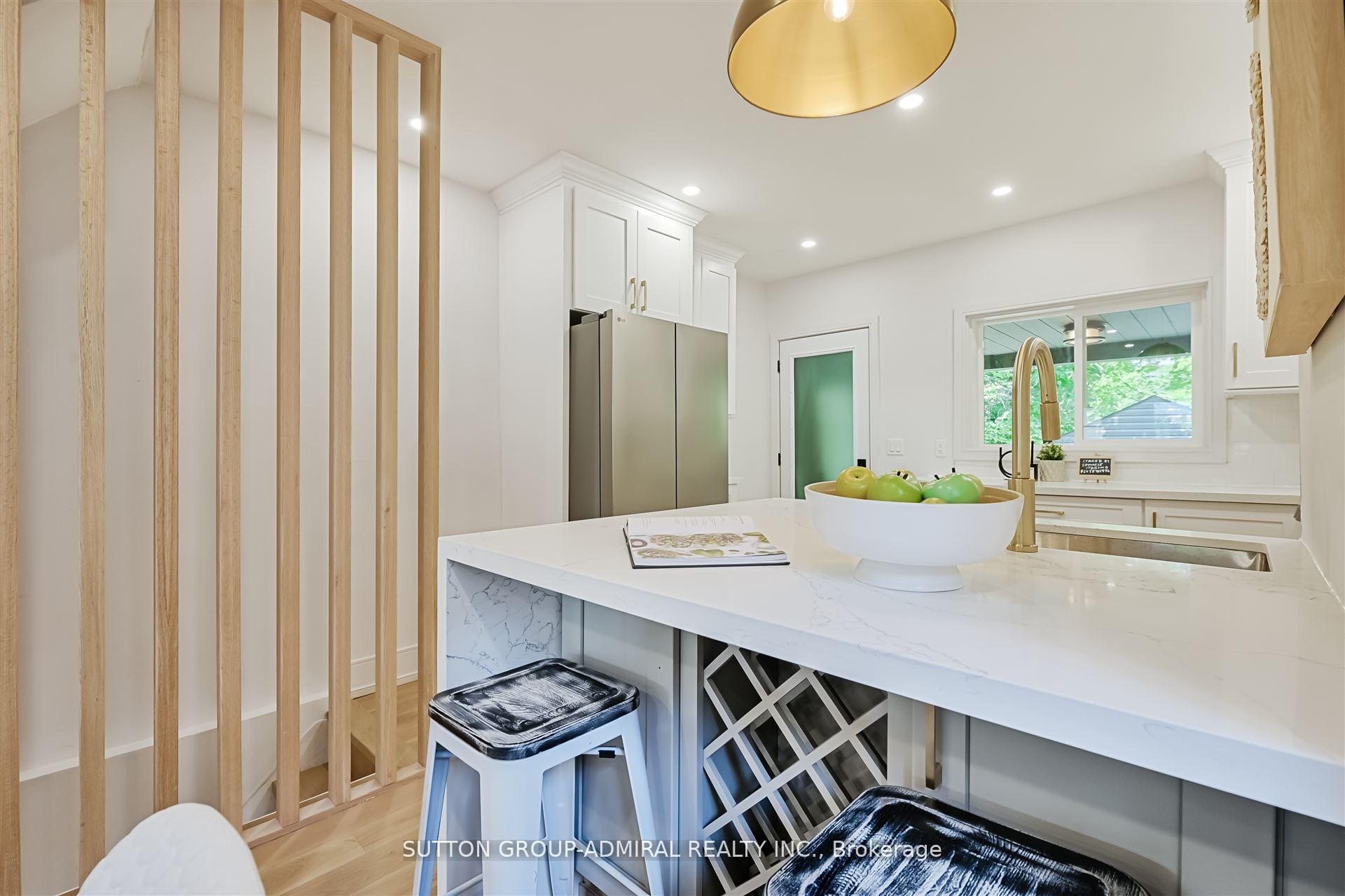 Photo 20 of 325 Winona Drive, Toronto, Oakwood Village — HOMEH
