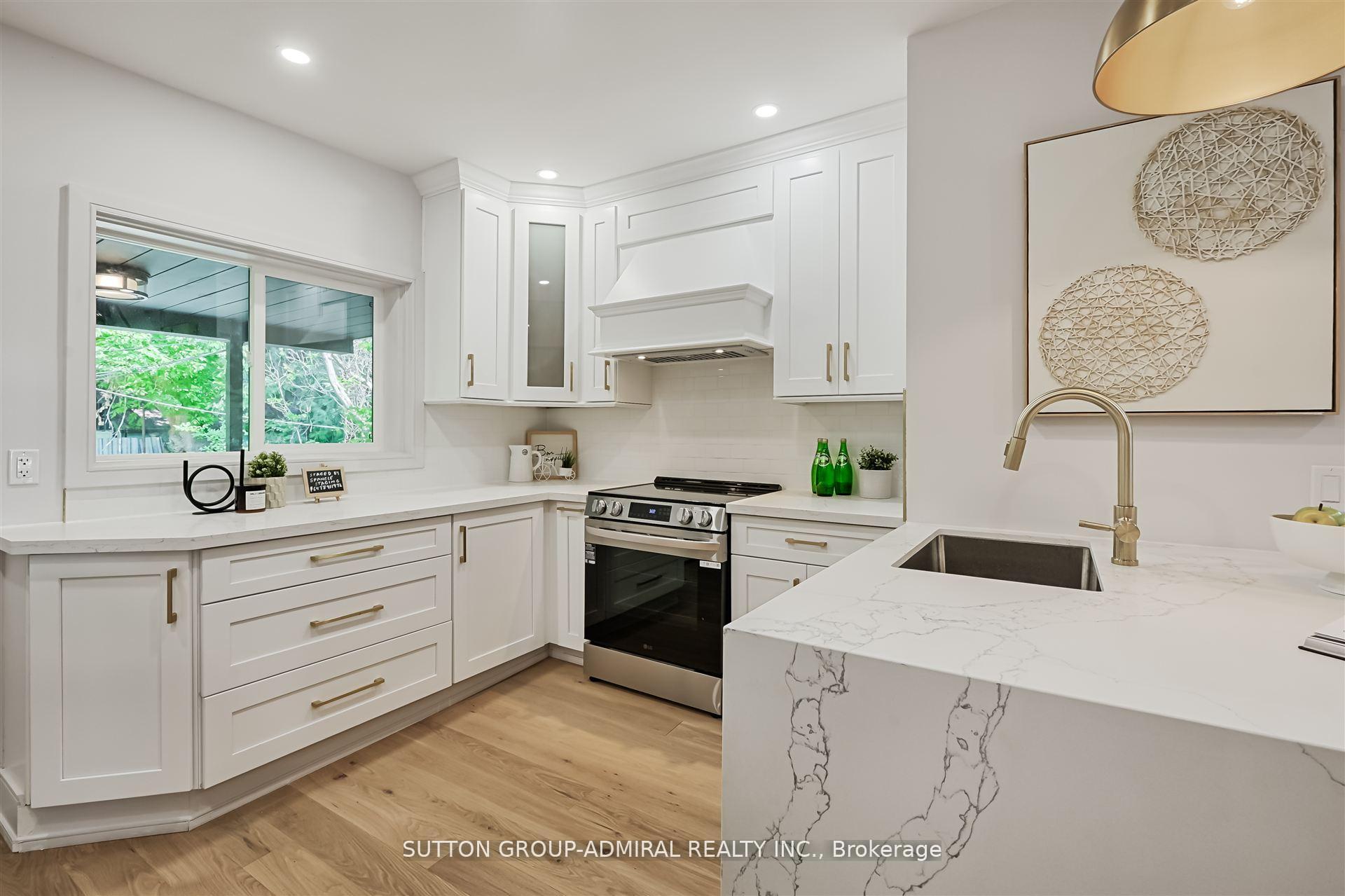 Photo 21 of 325 Winona Drive, Toronto, Oakwood Village — HOMEH