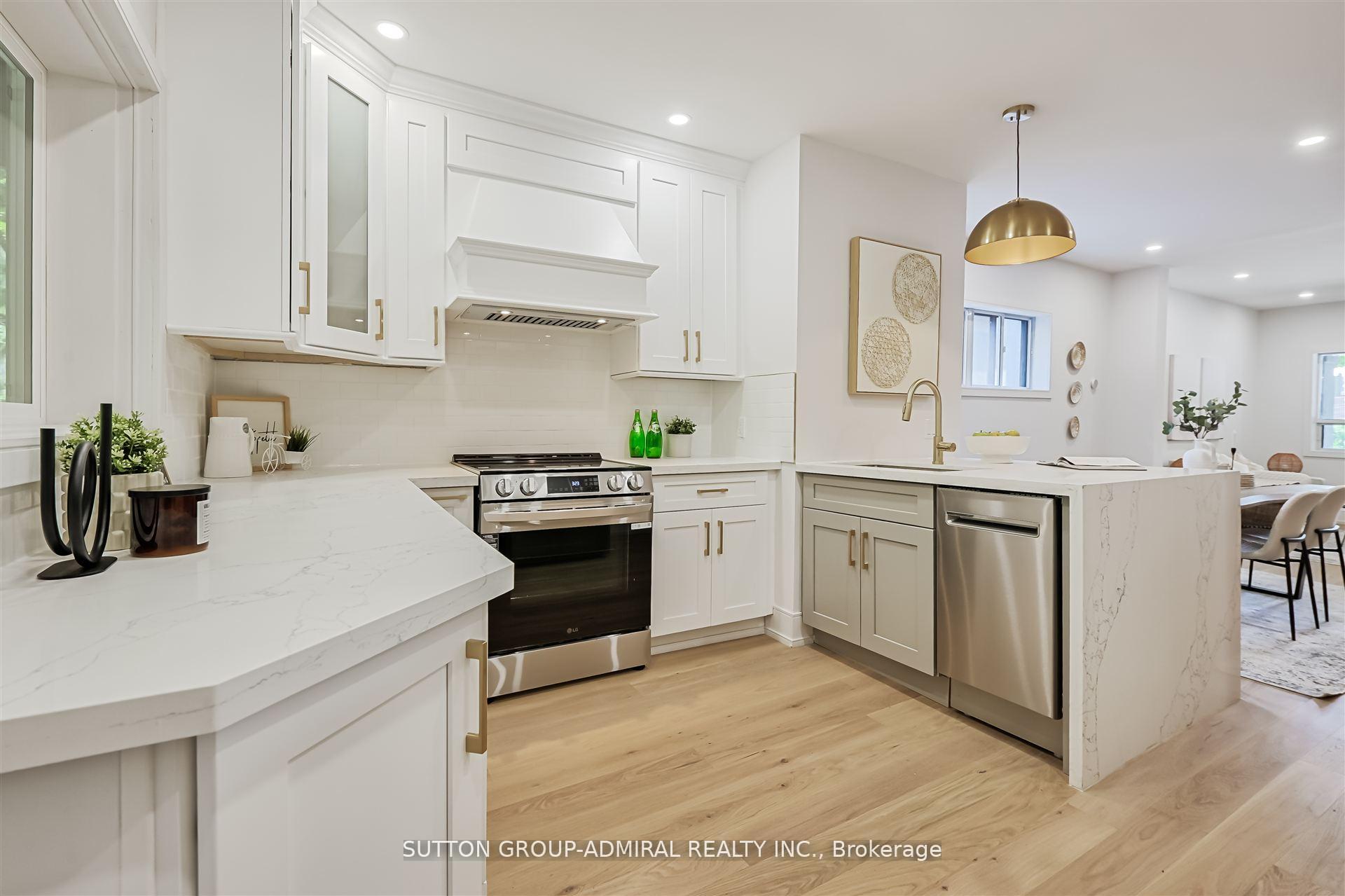 Photo 23 of 325 Winona Drive, Toronto, Oakwood Village — HOMEH