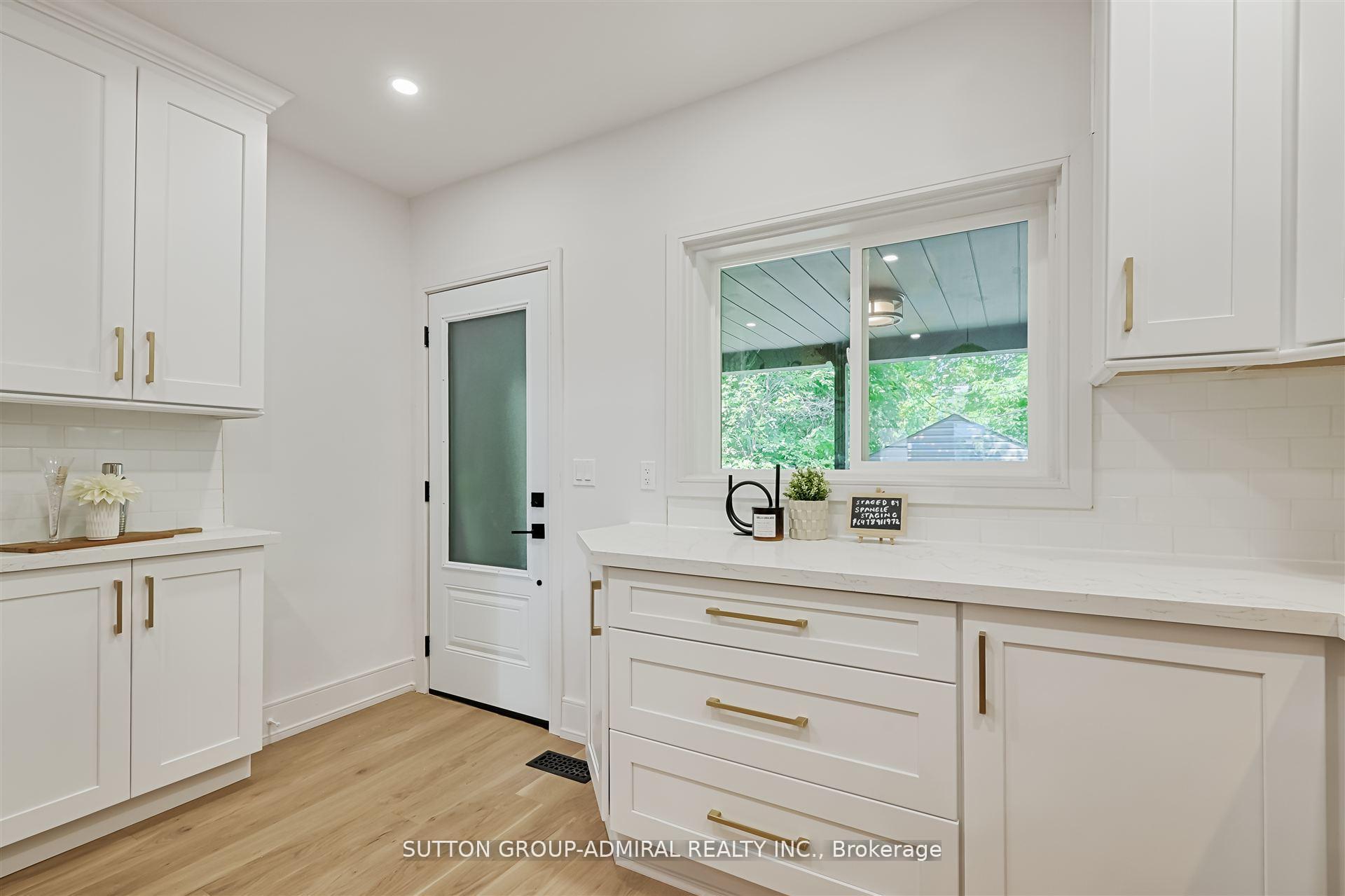Photo 25 of 325 Winona Drive, Toronto, Oakwood Village — HOMEH