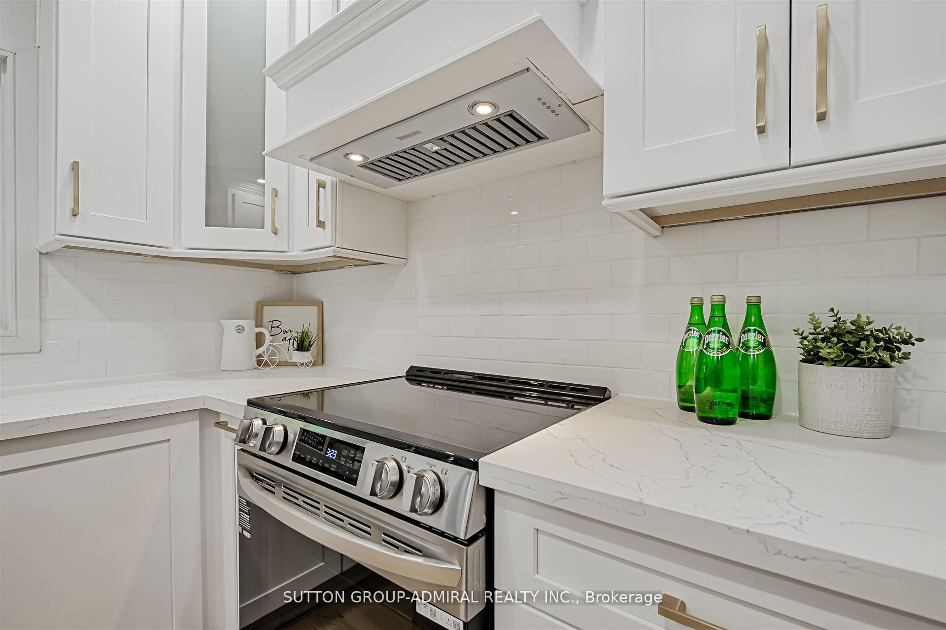 Photo 27 of 325 Winona Drive, Toronto, Oakwood Village — HOMEH