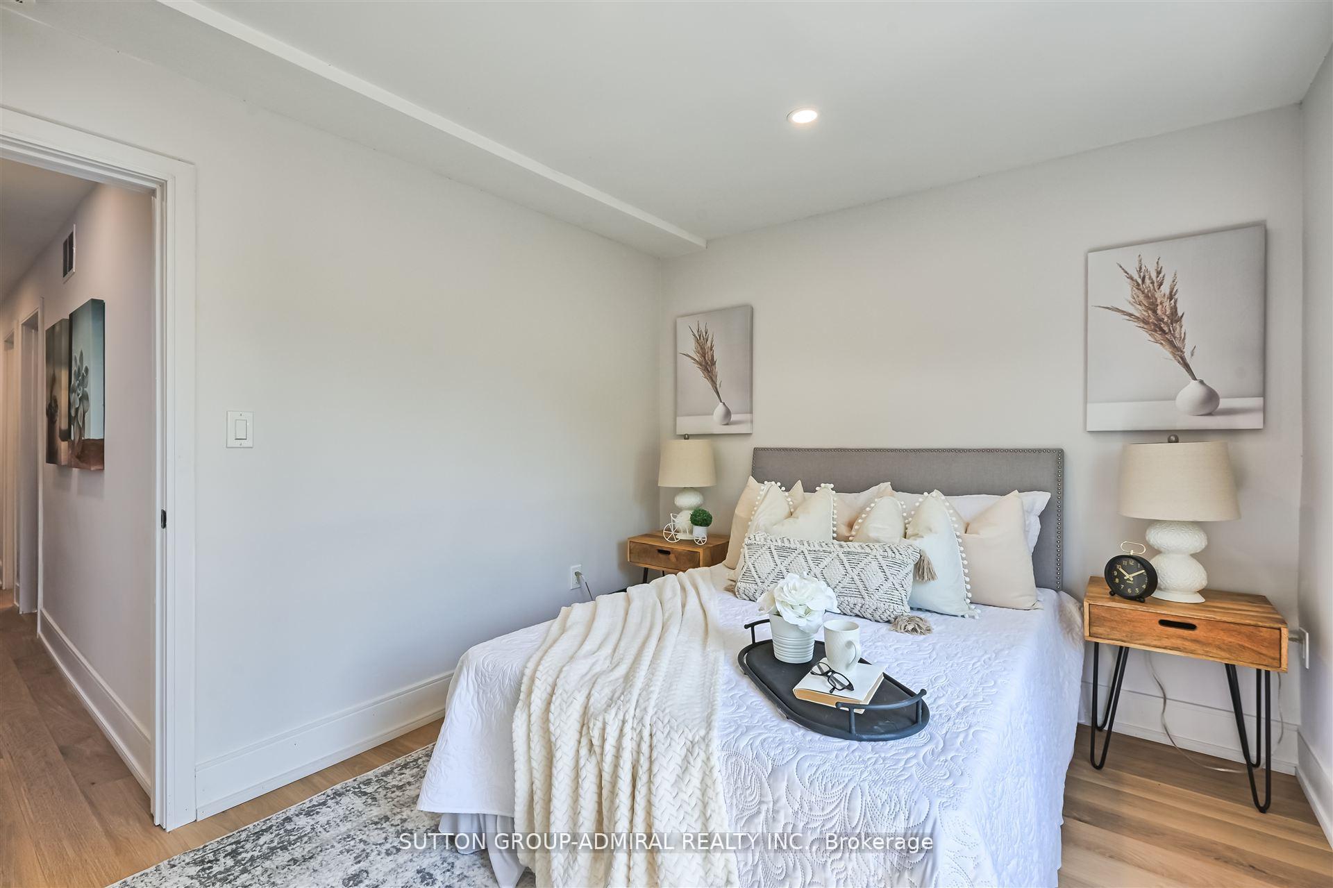 Photo 31 of 325 Winona Drive, Toronto, Oakwood Village — HOMEH