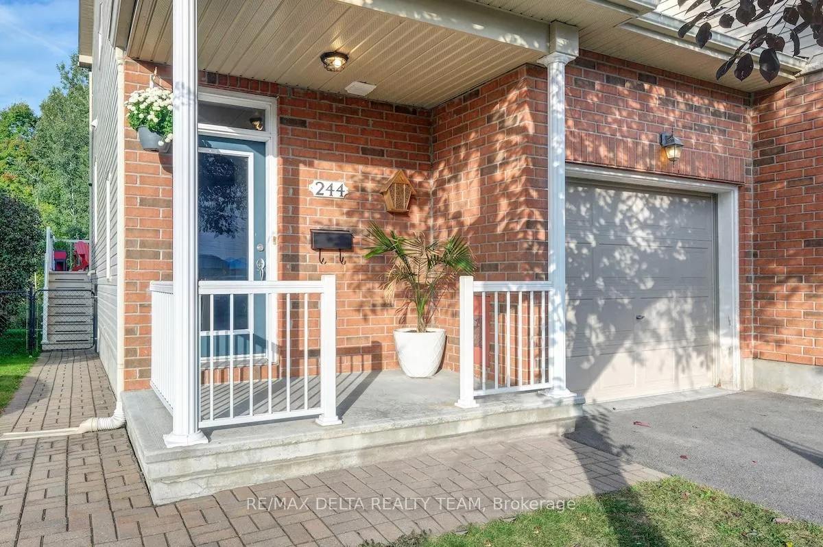 Photo 4 of 244 Parkrose Private, Ottawa, Chatelaine Village — HOMEH