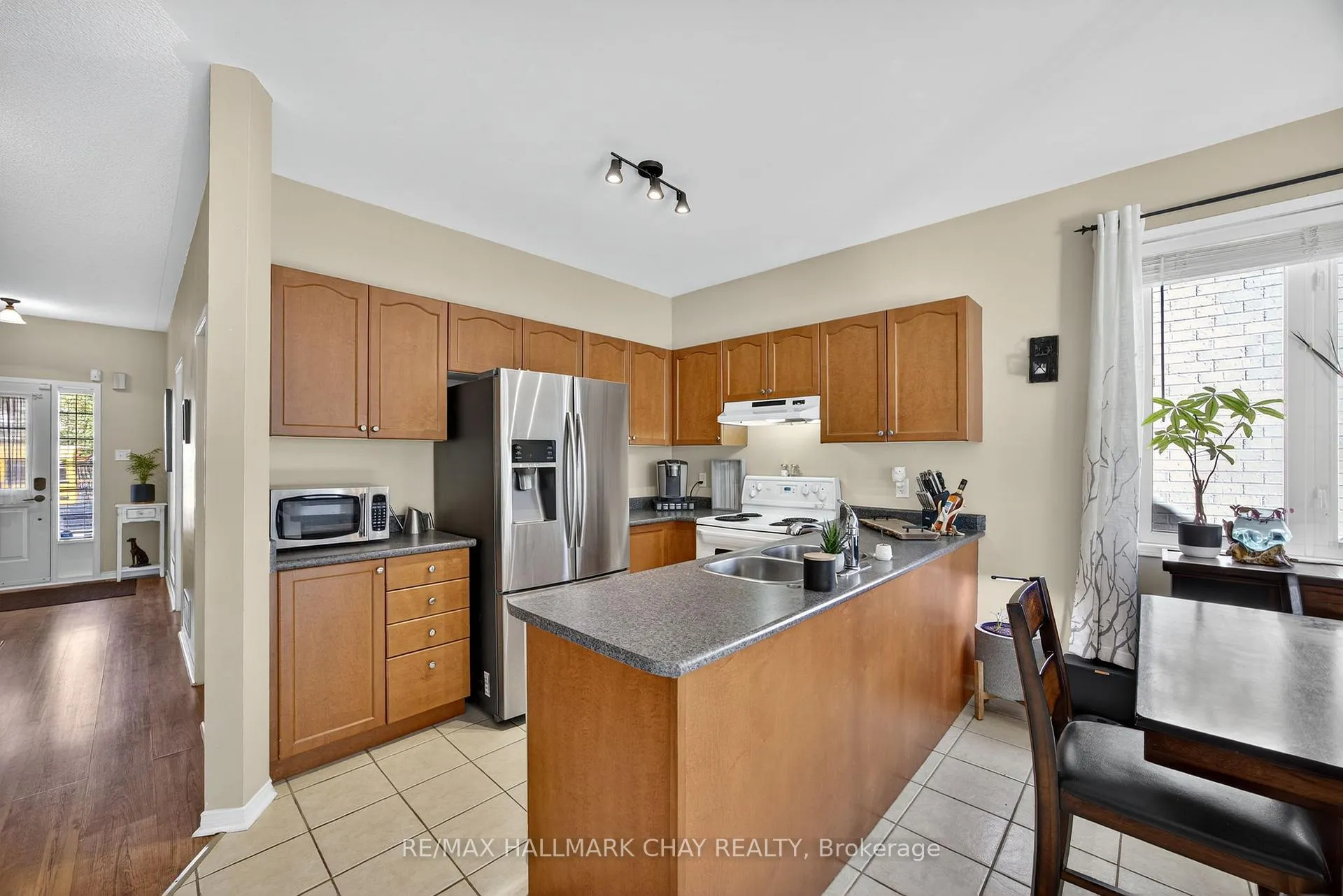 Photo 7 of 113 Tunbridge Road, Barrie, 400 East — HOMEH