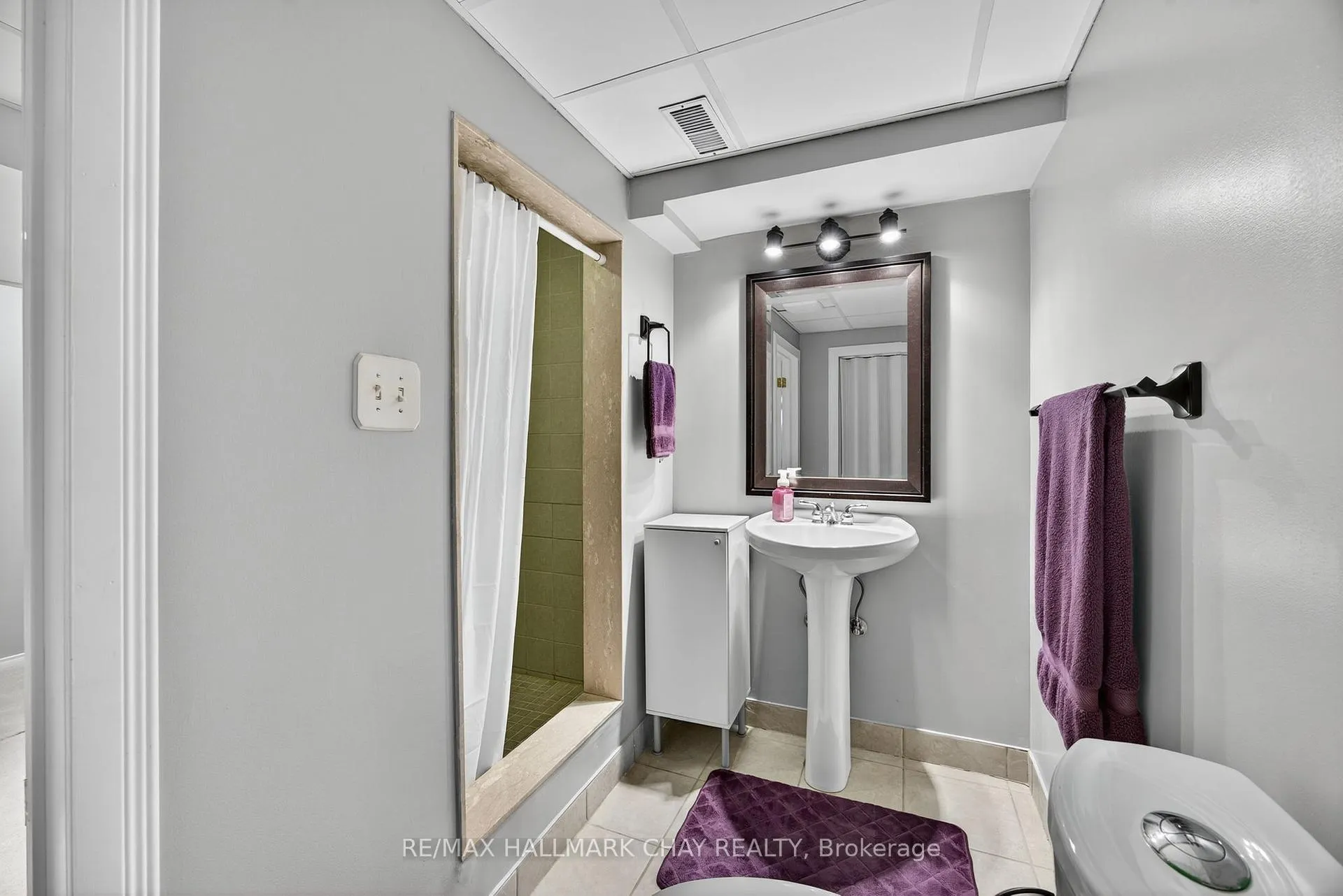 Photo 30 of 113 Tunbridge Road, Barrie, 400 East — HOMEH