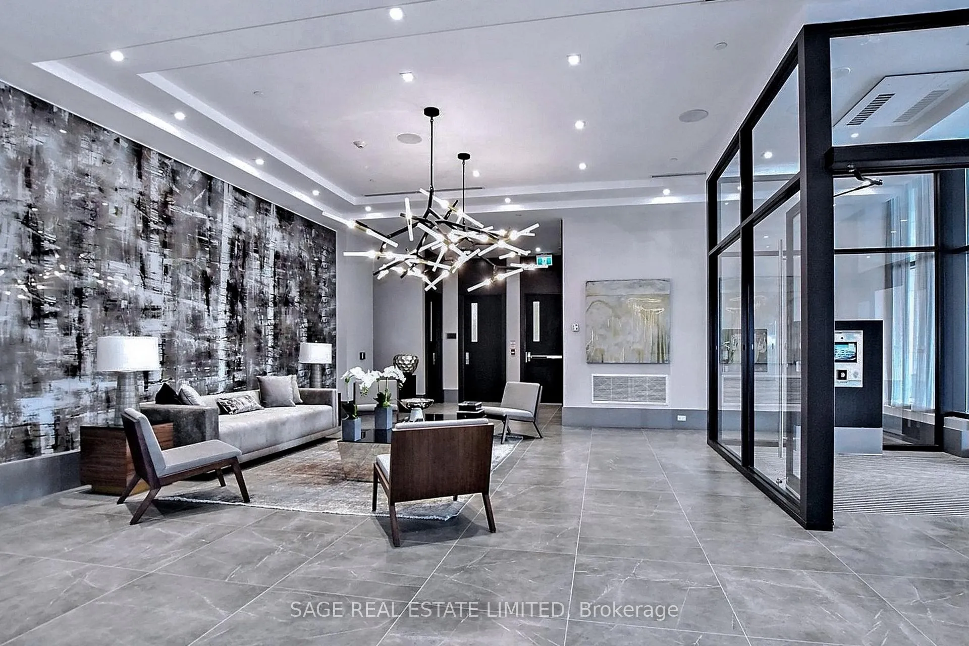 Photo 2 of Unit 313, 20 Fred Varley Drive, Markham, Unionville — HOMEH