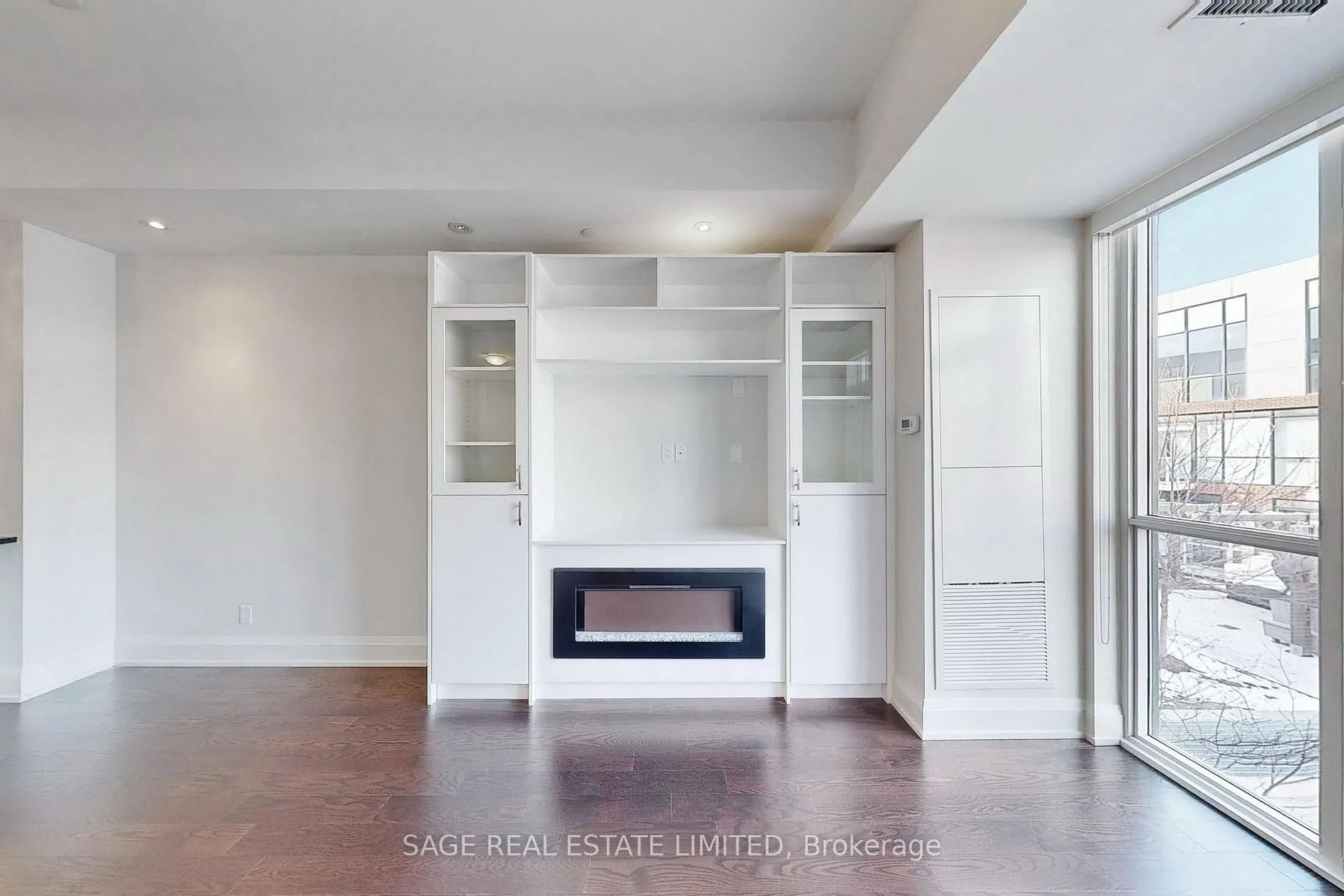 Photo 11 of Unit 313, 20 Fred Varley Drive, Markham, Unionville — HOMEH