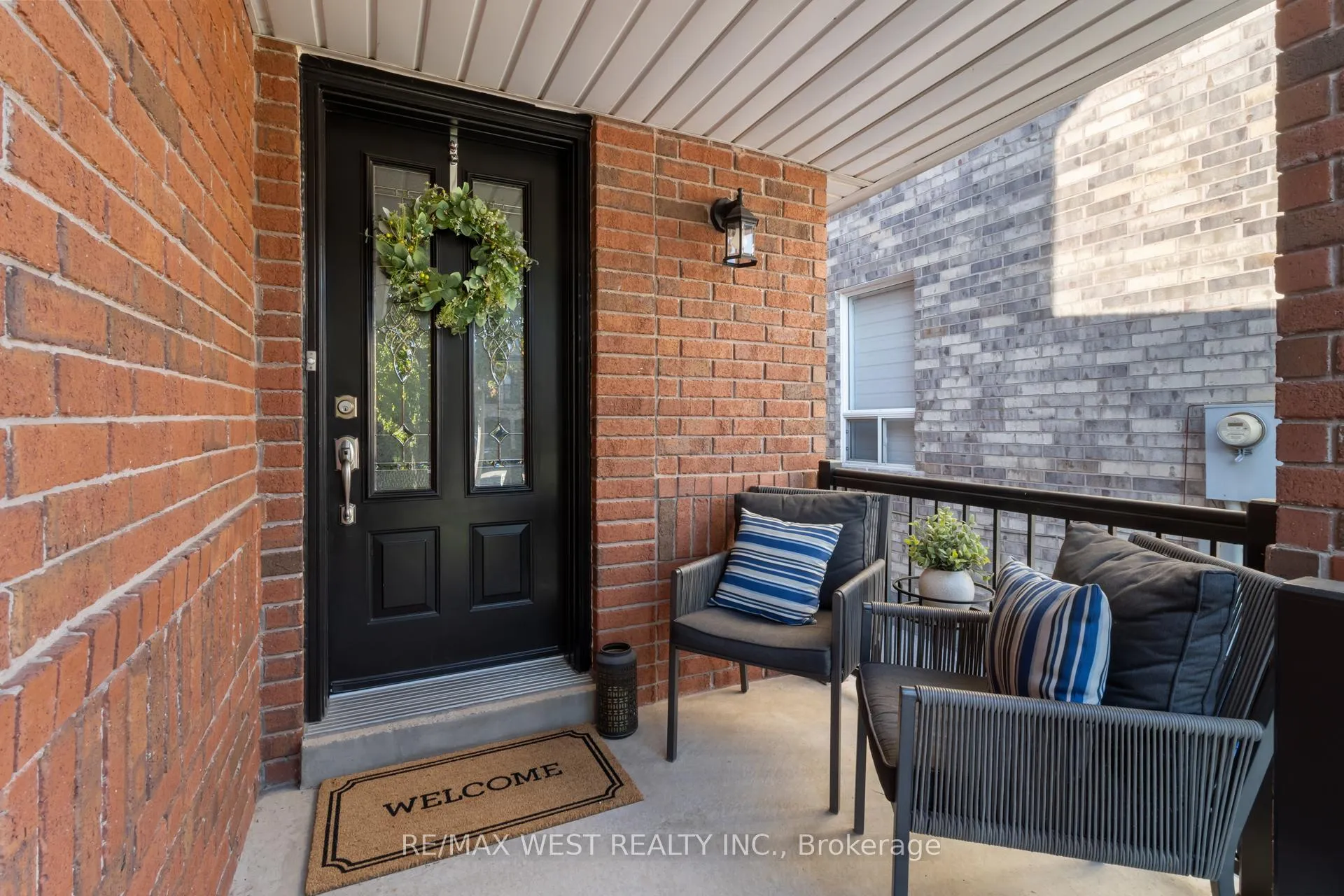 Photo 3 of 81 Purcell Crescent, Vaughan, Maple — HOMEH