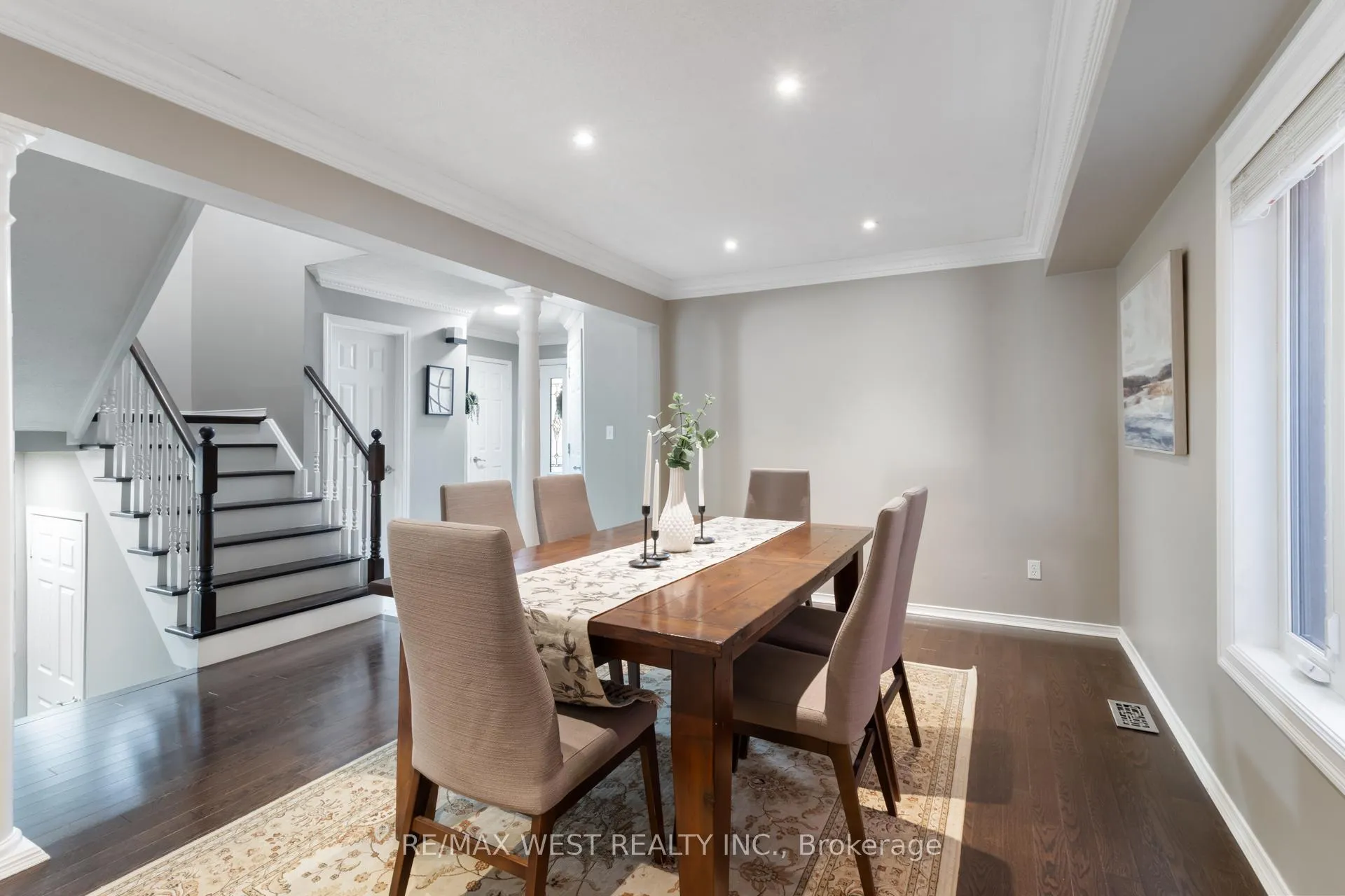 Photo 8 of 81 Purcell Crescent, Vaughan, Maple — HOMEH