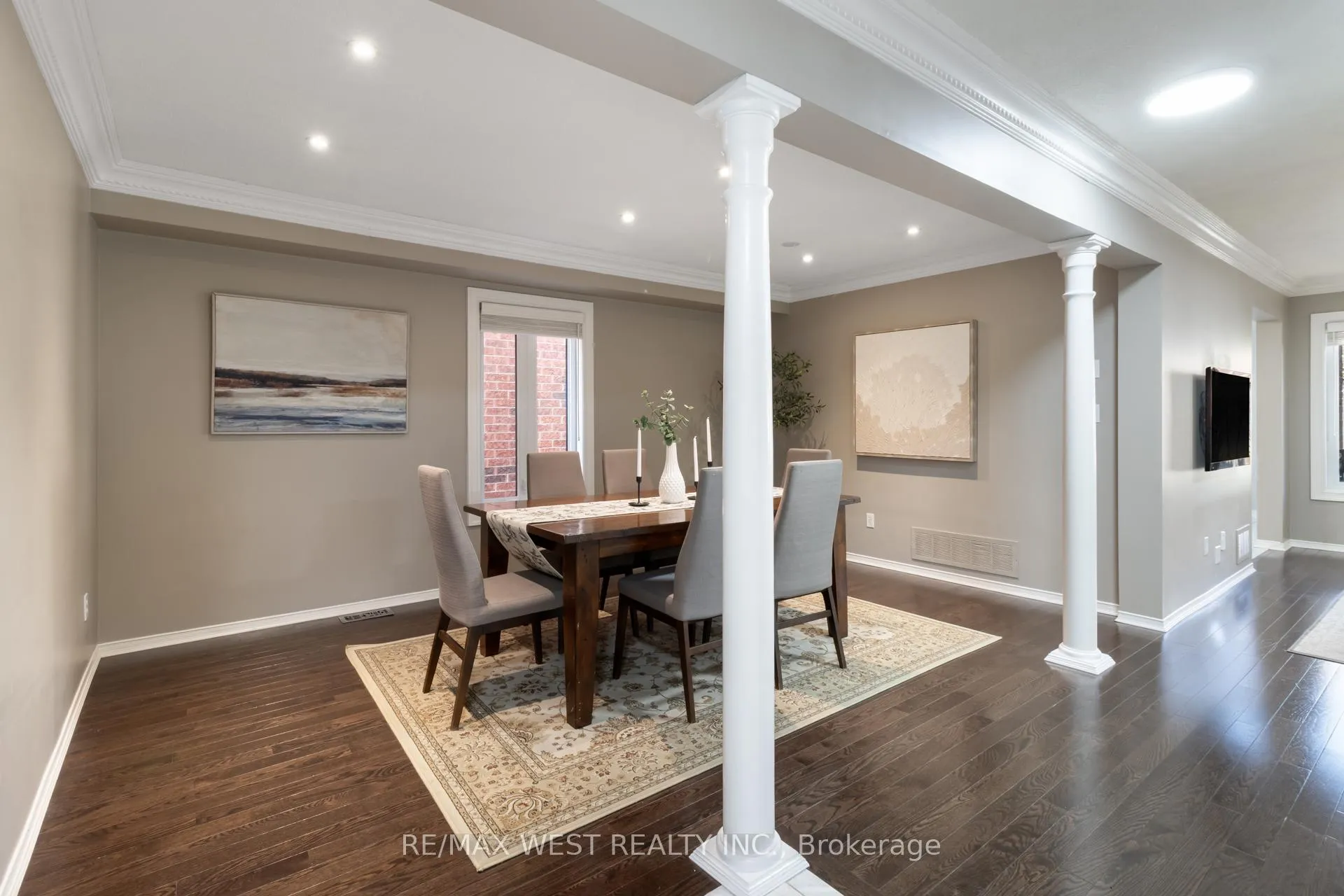 Photo 9 of 81 Purcell Crescent, Vaughan, Maple — HOMEH