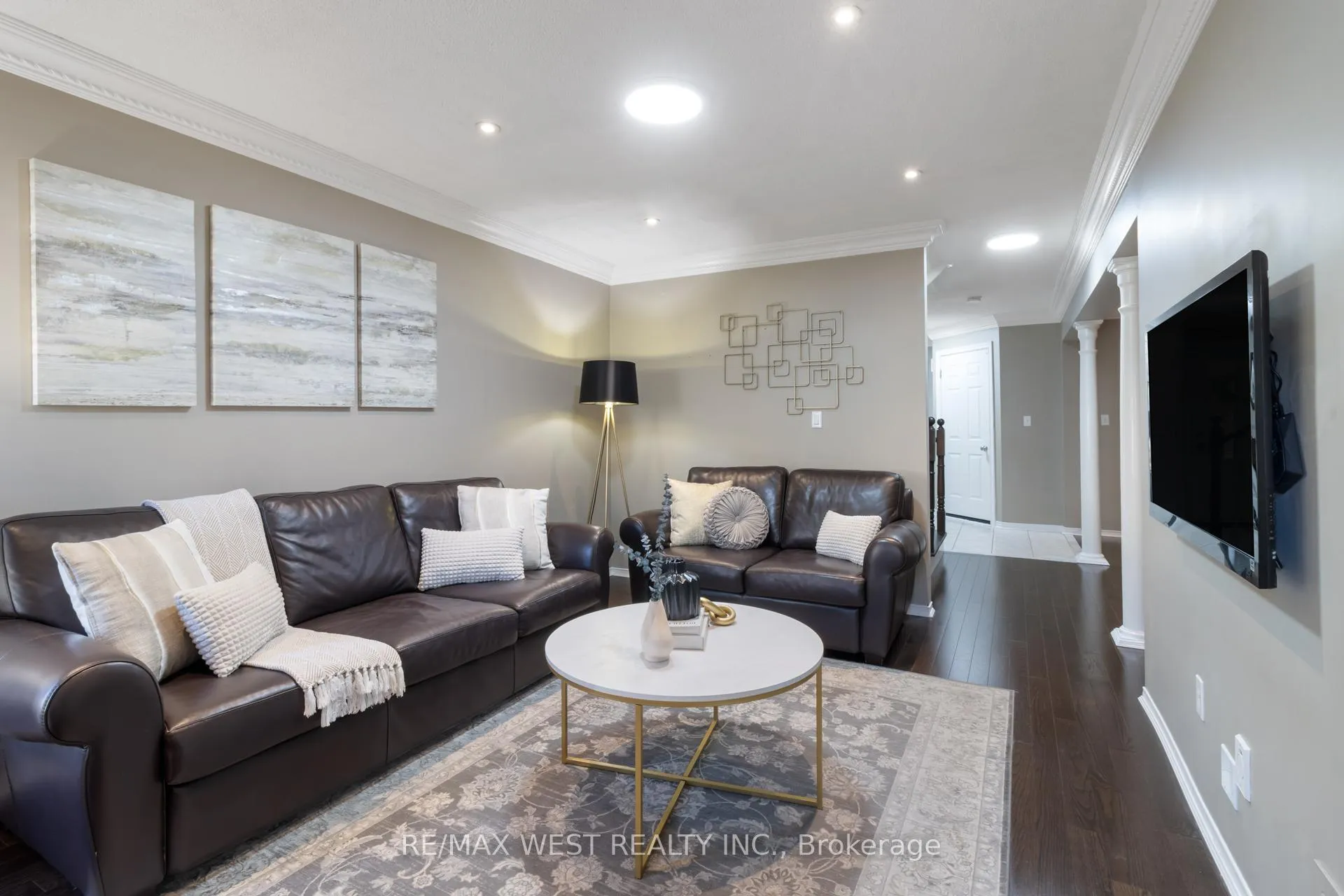 Photo 11 of 81 Purcell Crescent, Vaughan, Maple — HOMEH
