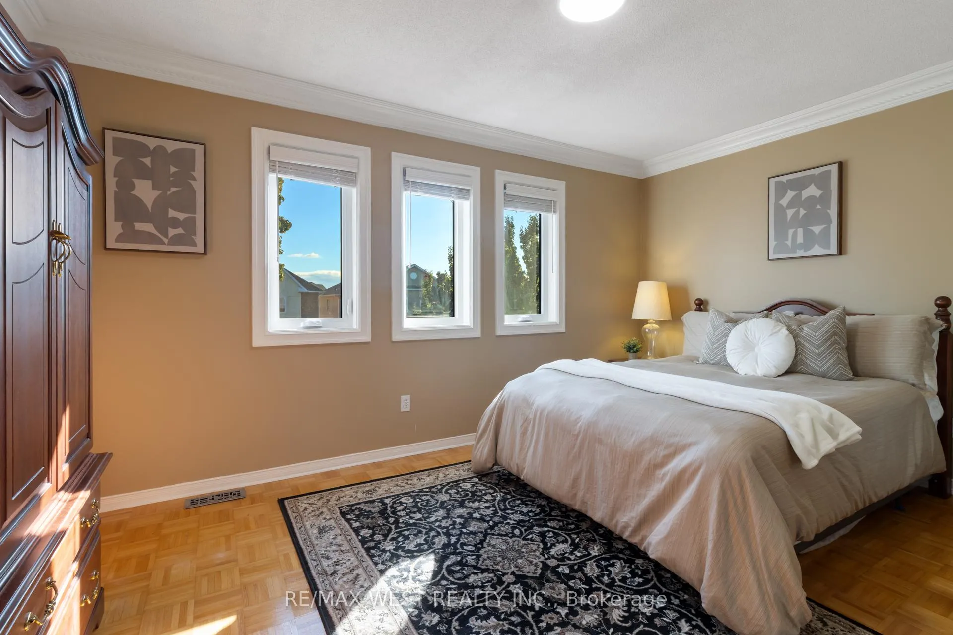 Photo 21 of 81 Purcell Crescent, Vaughan, Maple — HOMEH