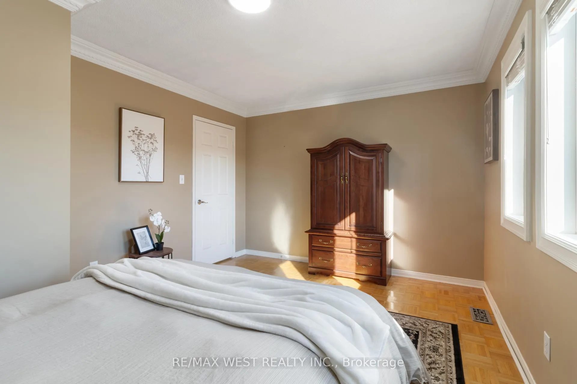 Photo 22 of 81 Purcell Crescent, Vaughan, Maple — HOMEH