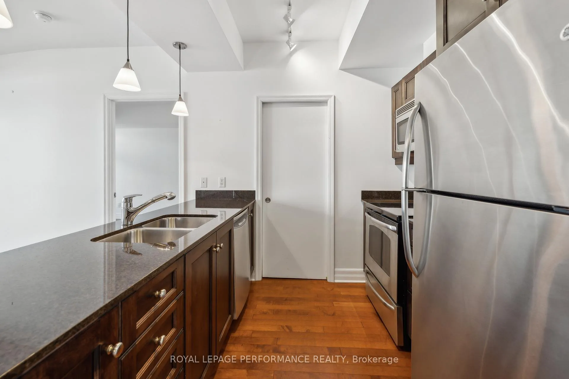 Photo 7 of Unit 703, 75 Cleary Avenue, Ottawa, Woodroffe — HOMEH