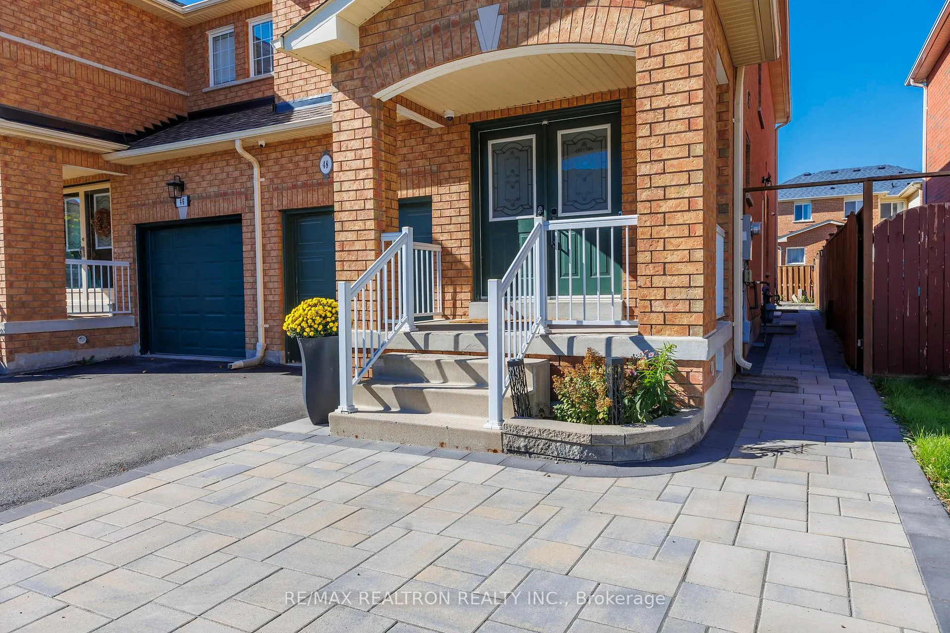 Photo 3 of 48 Briarcrest Drive, Markham, Berczy — HOMEH