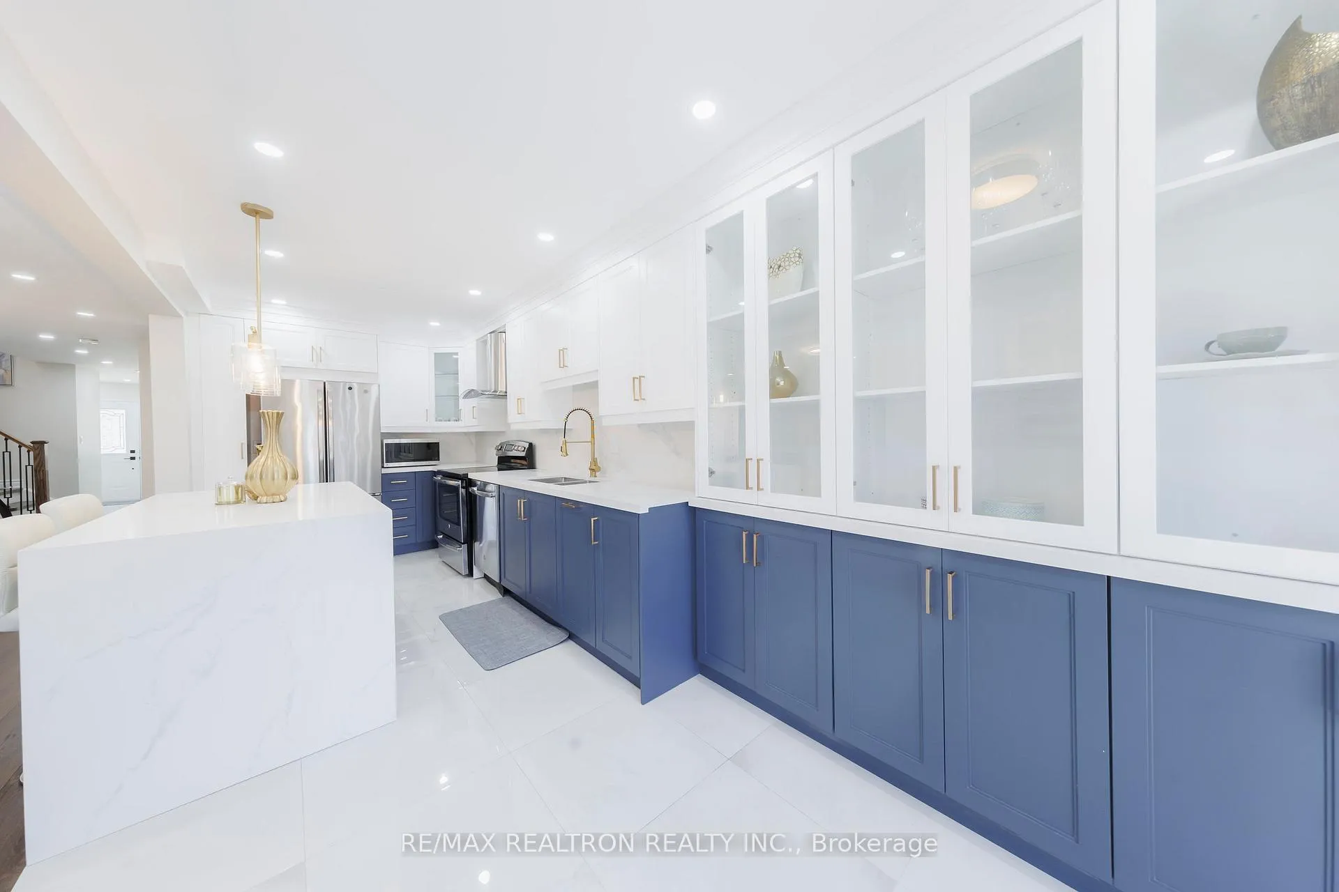 Photo 6 of 48 Briarcrest Drive, Markham, Berczy — HOMEH