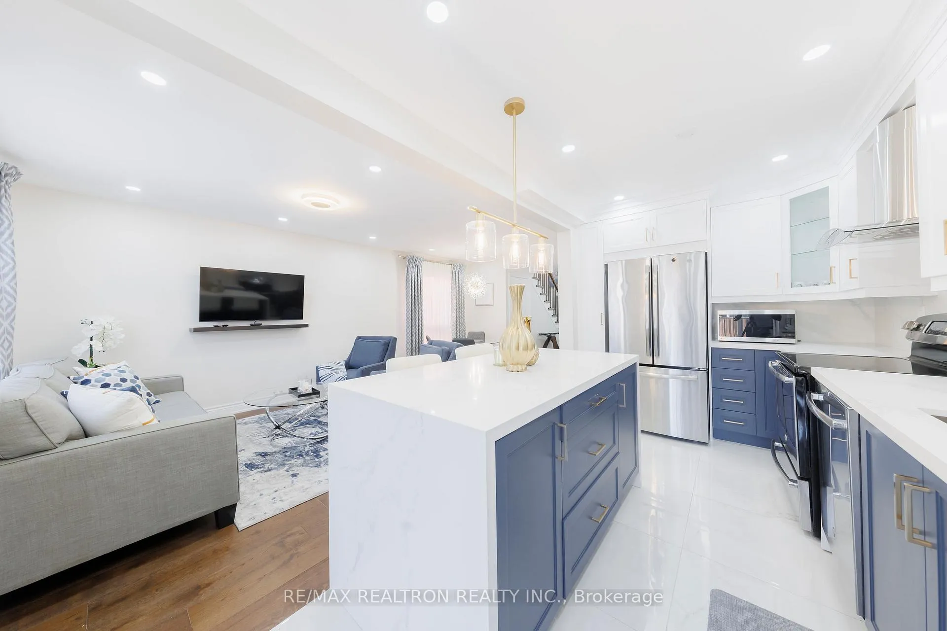 Photo 8 of 48 Briarcrest Drive, Markham, Berczy — HOMEH