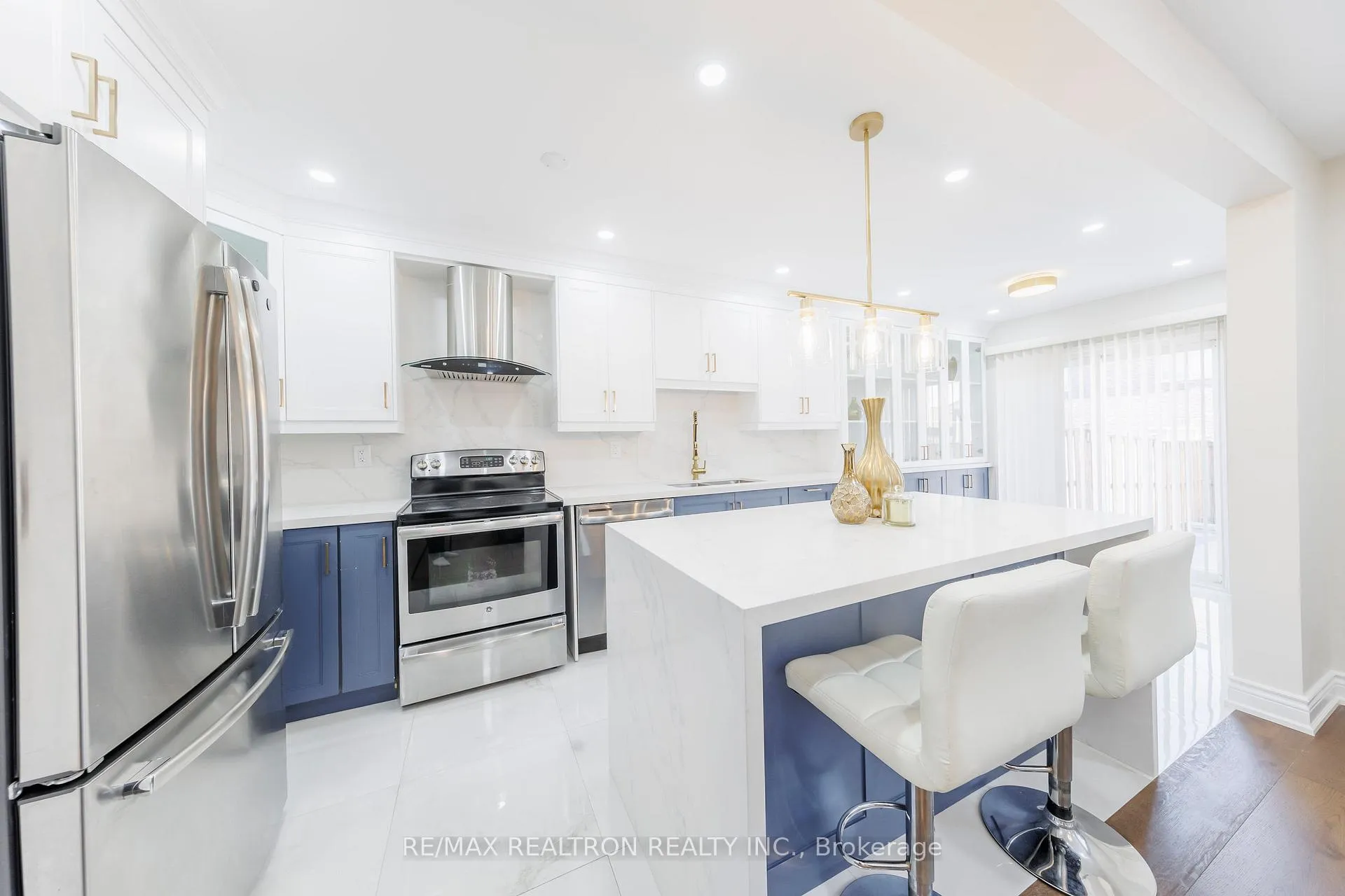 Photo 9 of 48 Briarcrest Drive, Markham, Berczy — HOMEH