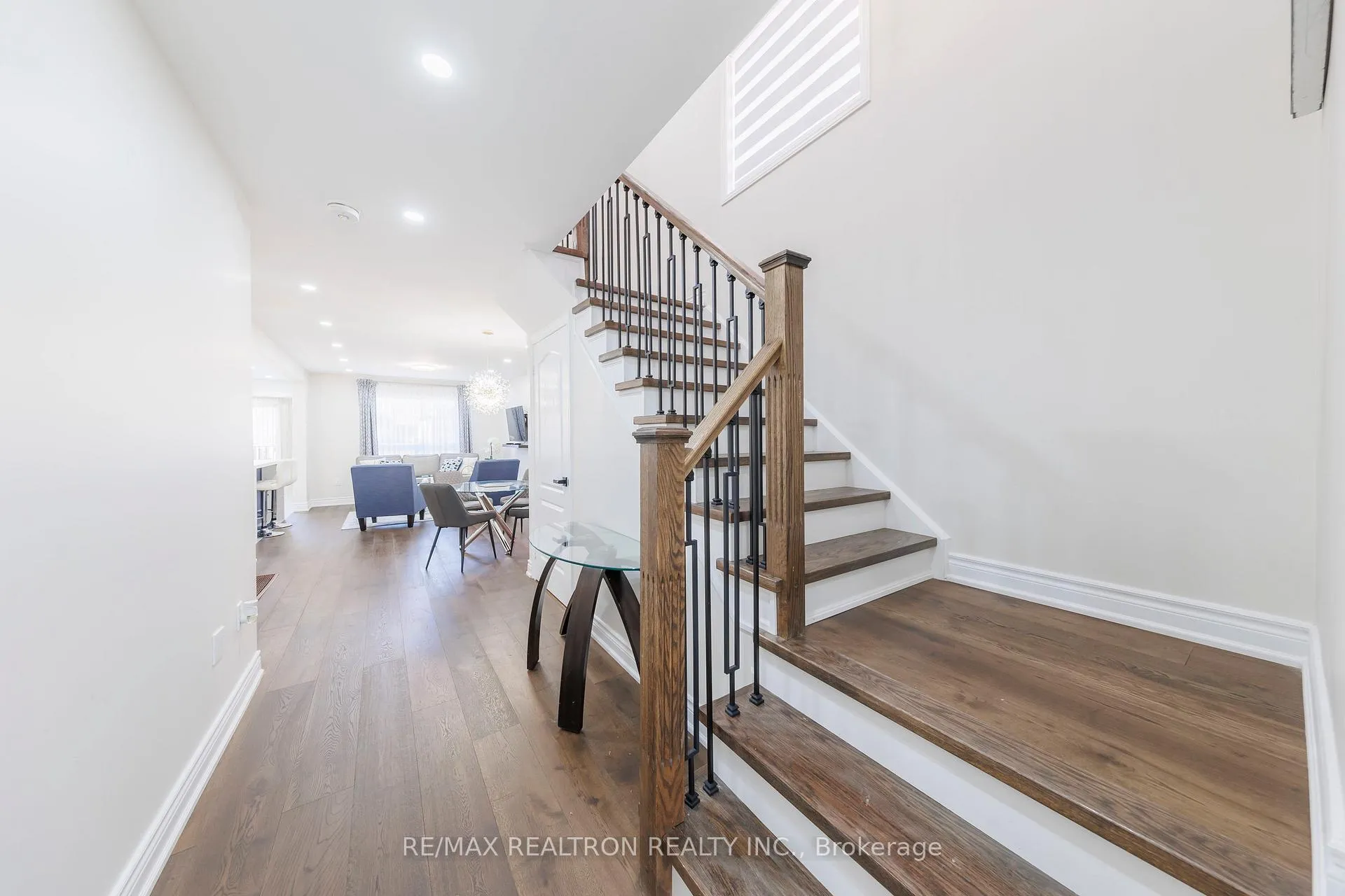 Photo 14 of 48 Briarcrest Drive, Markham, Berczy — HOMEH