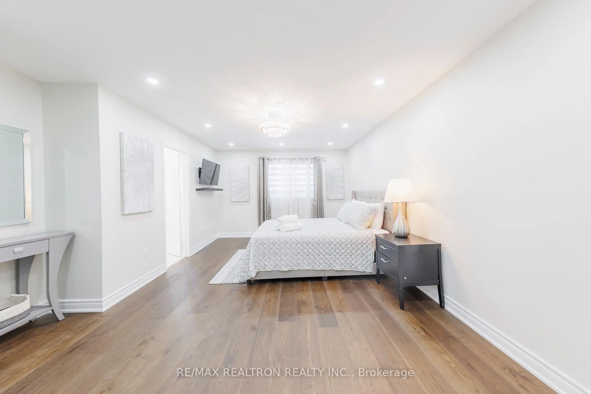 Photo 16 of 48 Briarcrest Drive, Markham, Berczy — HOMEH