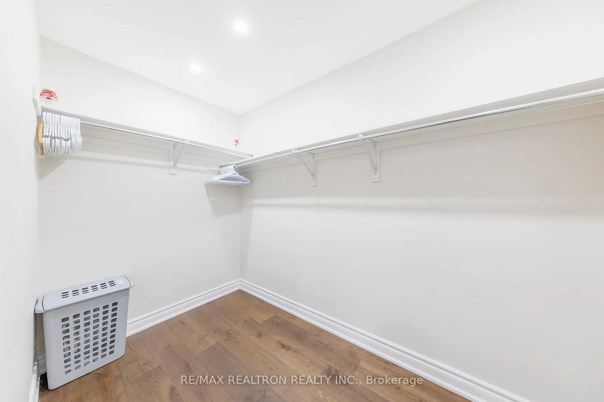 Photo 19 of 48 Briarcrest Drive, Markham, Berczy — HOMEH