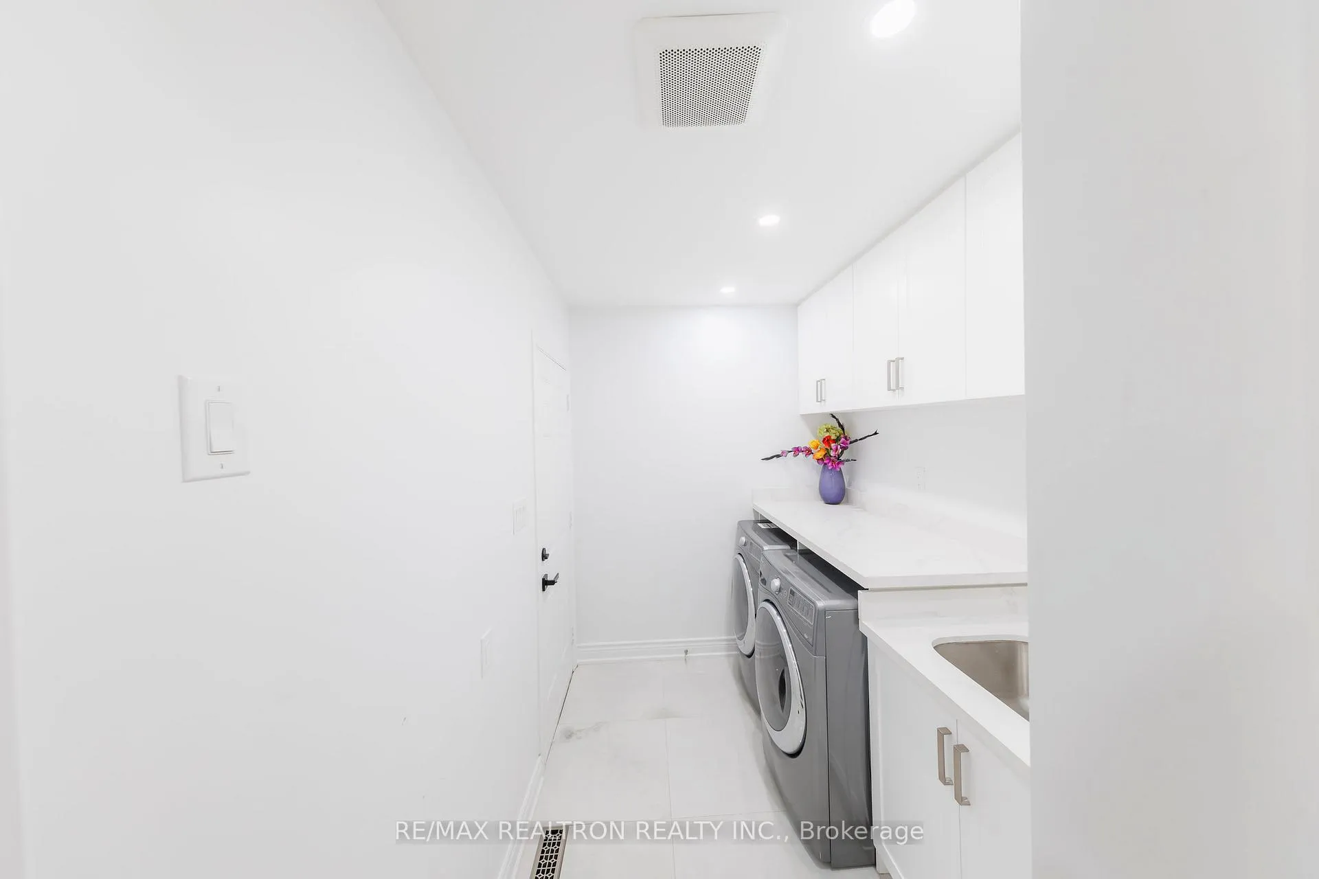 Photo 24 of 48 Briarcrest Drive, Markham, Berczy — HOMEH