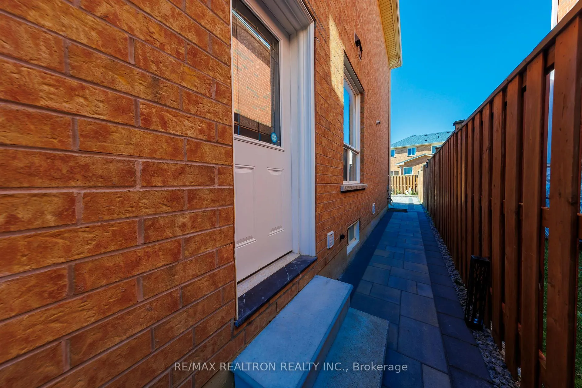 Photo 36 of 48 Briarcrest Drive, Markham, Berczy — HOMEH