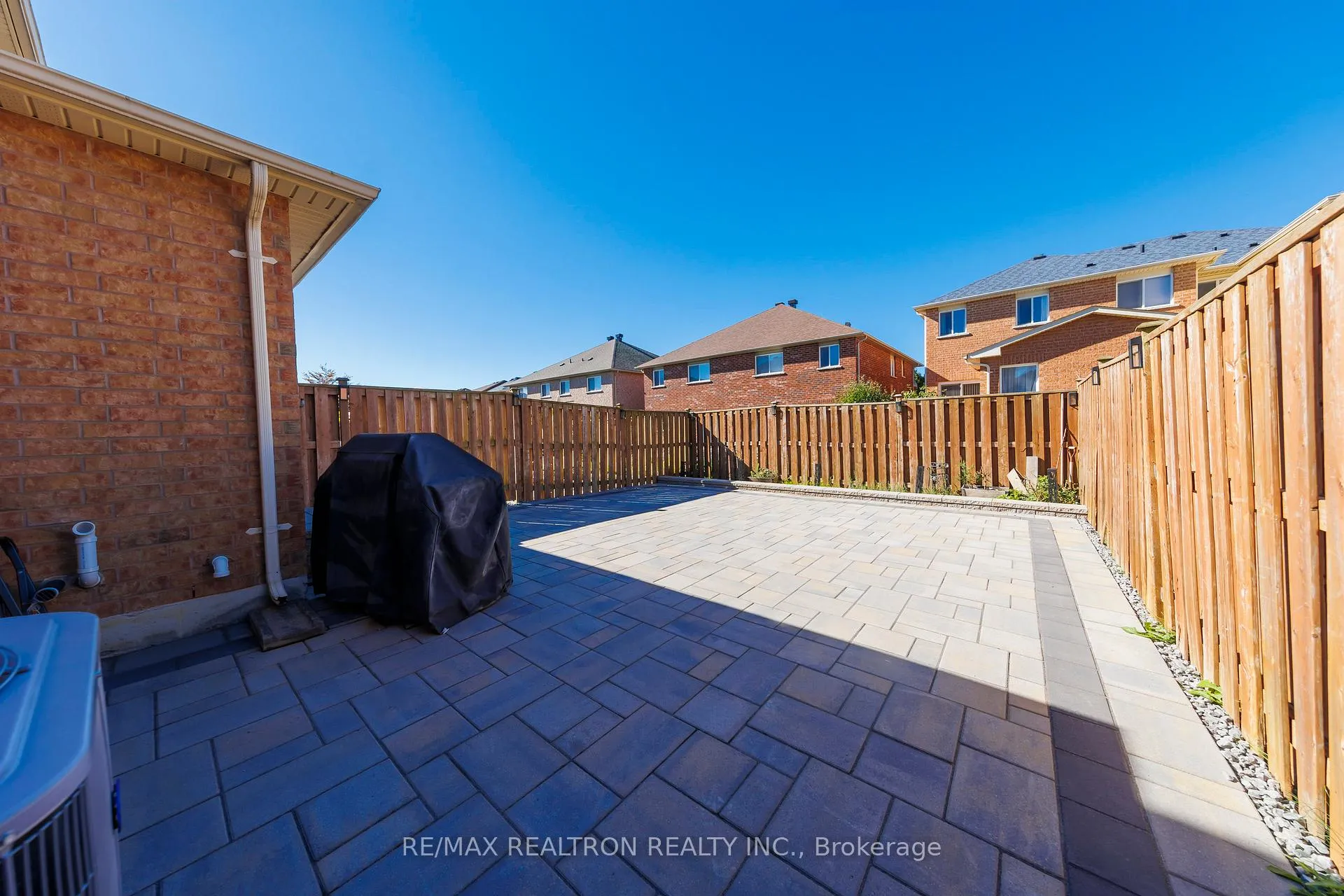 Photo 37 of 48 Briarcrest Drive, Markham, Berczy — HOMEH