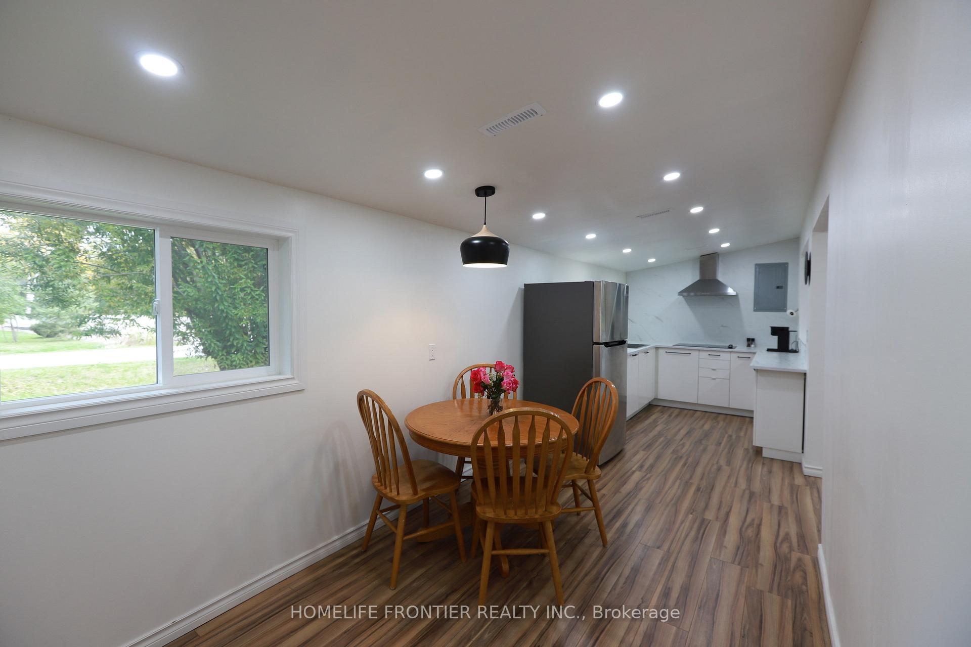 Photo 2 of 19 Betty Boulevard, Wasaga Beach — HOMEH
