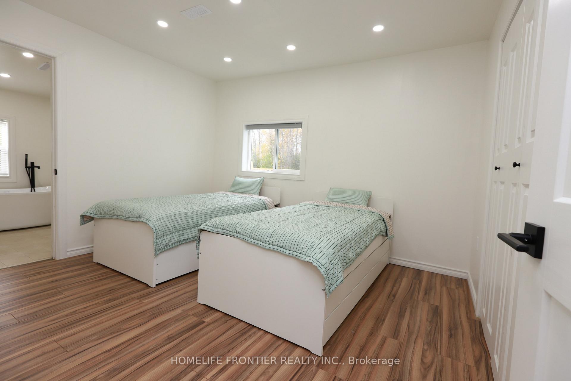 Photo 7 of 19 Betty Boulevard, Wasaga Beach — HOMEH