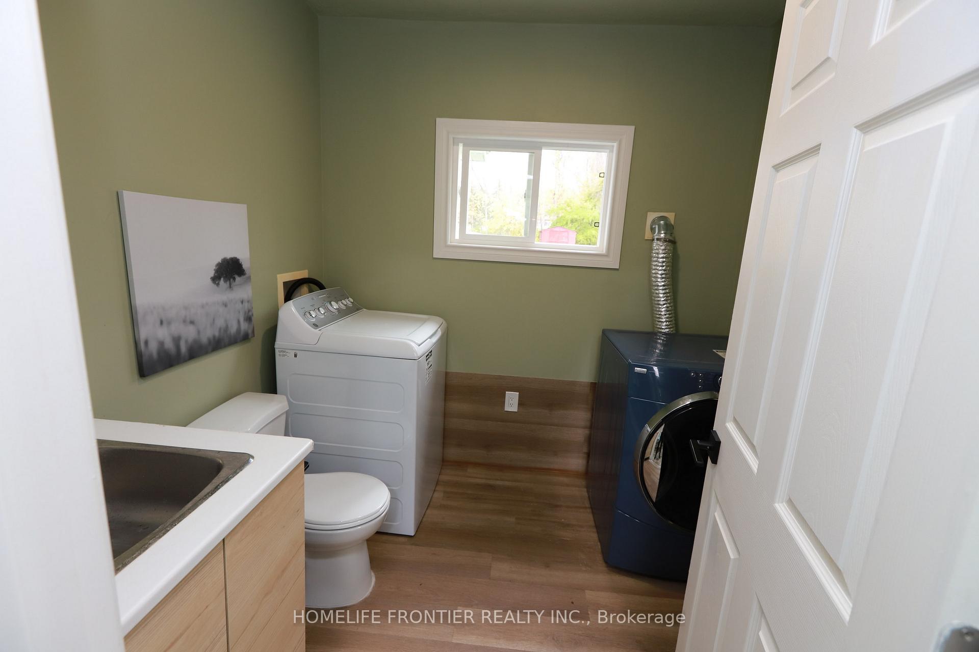 Photo 9 of 19 Betty Boulevard, Wasaga Beach — HOMEH