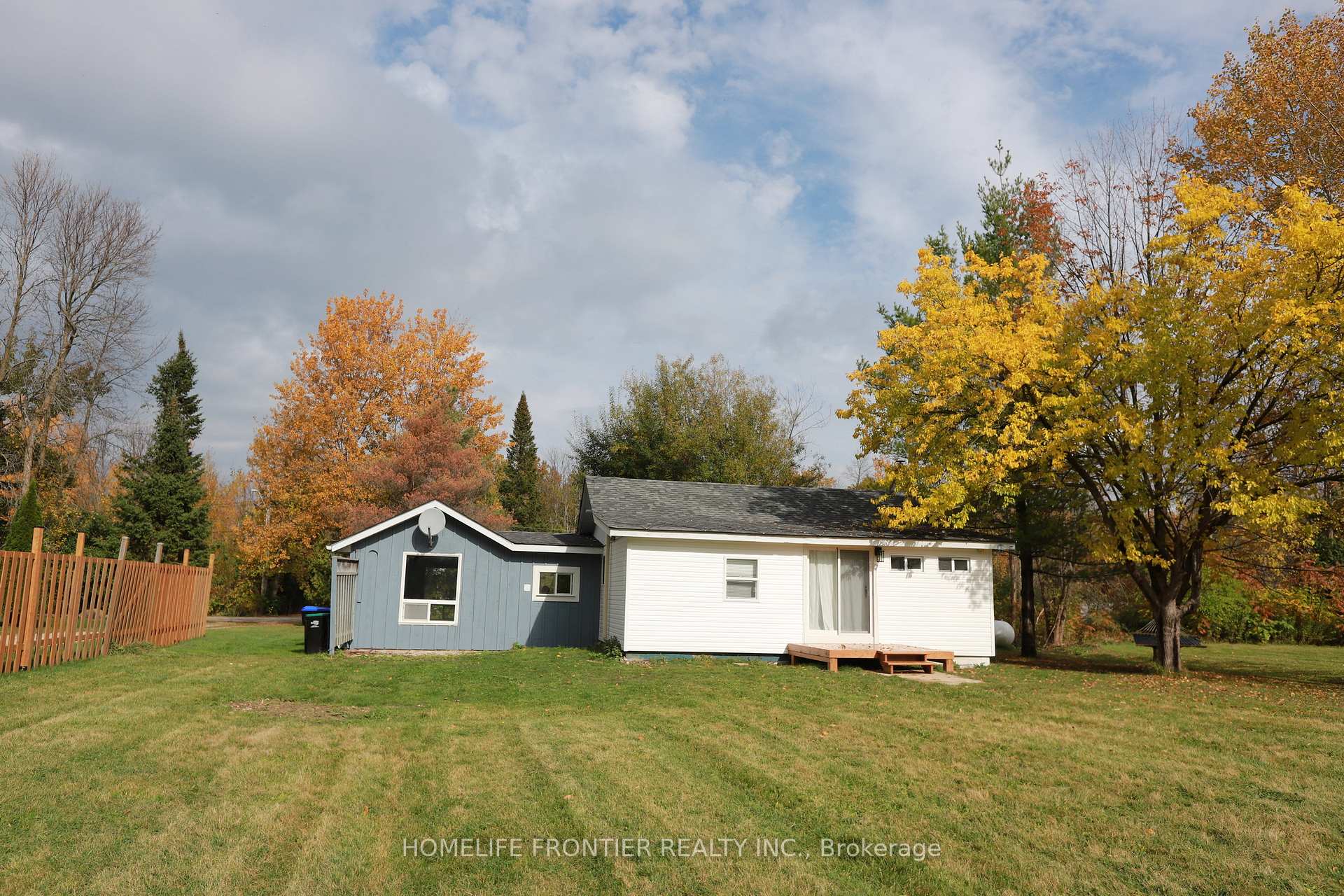 Photo 12 of 19 Betty Boulevard, Wasaga Beach — HOMEH