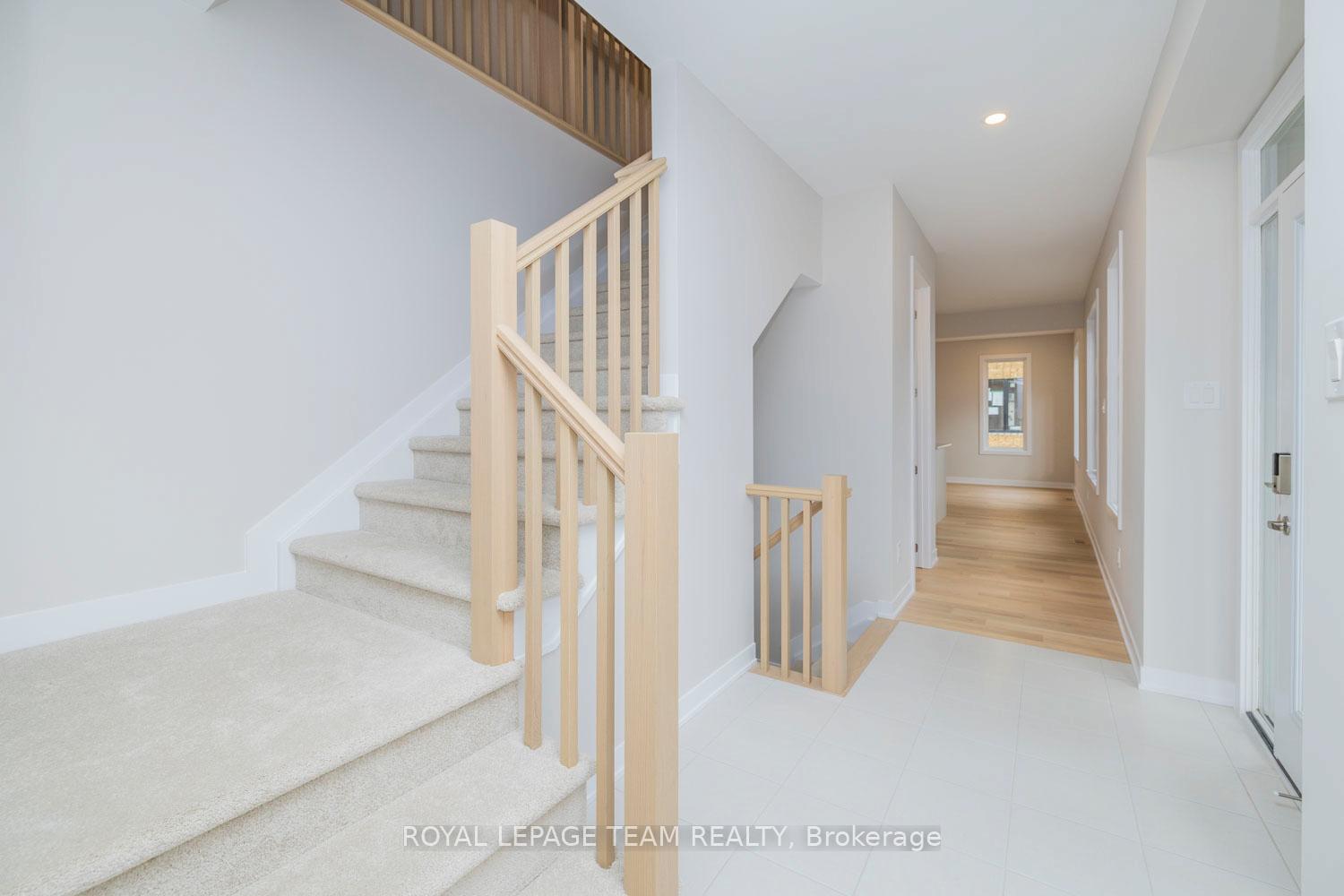 Photo 7 of 296 Sapling Grove, Ottawa, Barrhaven - Heritage Park — HOMEH