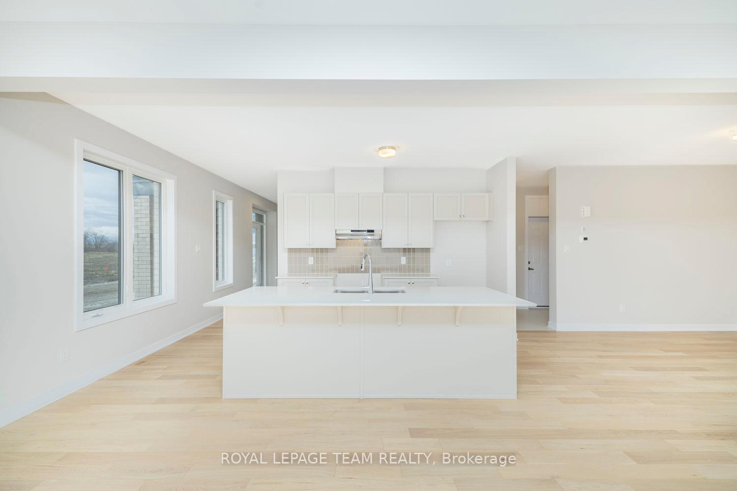 Photo 11 of 296 Sapling Grove, Ottawa, Barrhaven - Heritage Park — HOMEH