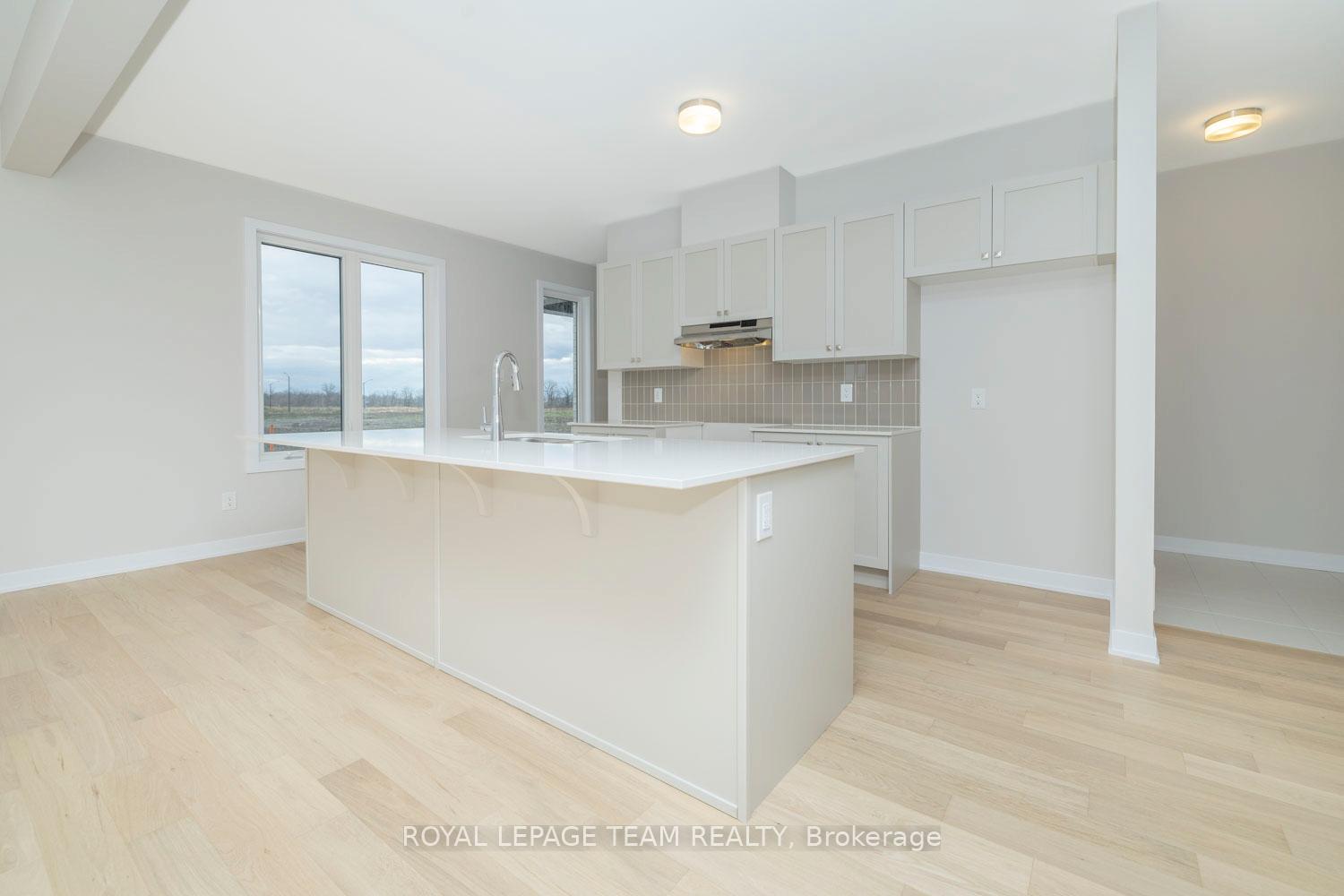 Photo 13 of 296 Sapling Grove, Ottawa, Barrhaven - Heritage Park — HOMEH