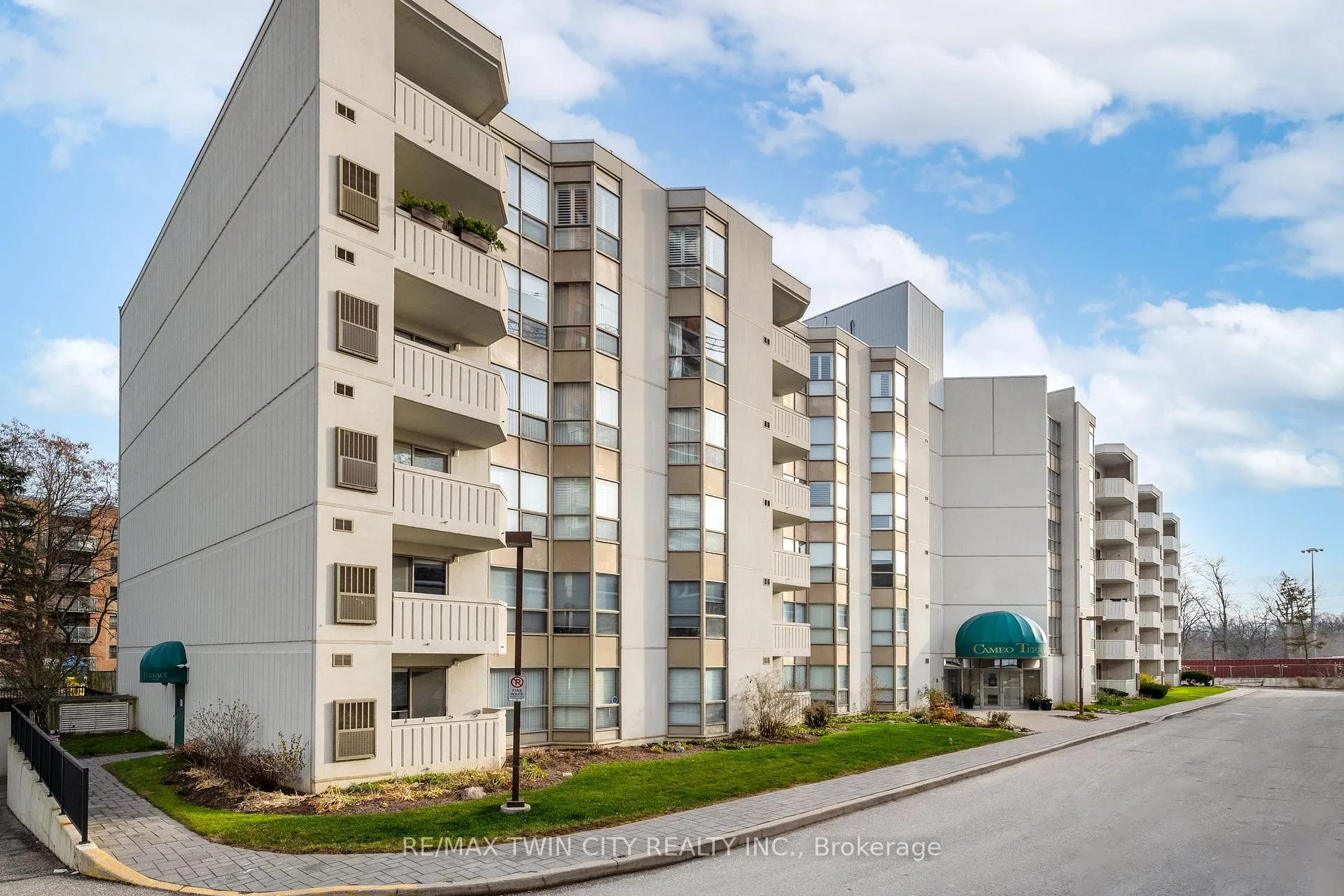Photo 1 of Unit 508, 3267 King St. Street E, Kitchener — HOMEH