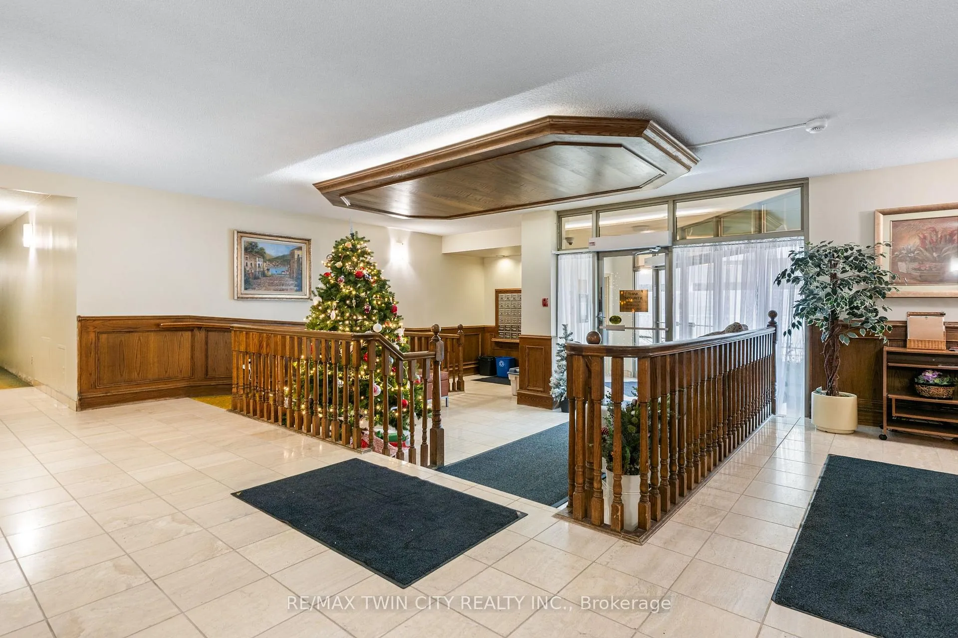 Photo 3 of Unit 508, 3267 King St. Street E, Kitchener — HOMEH