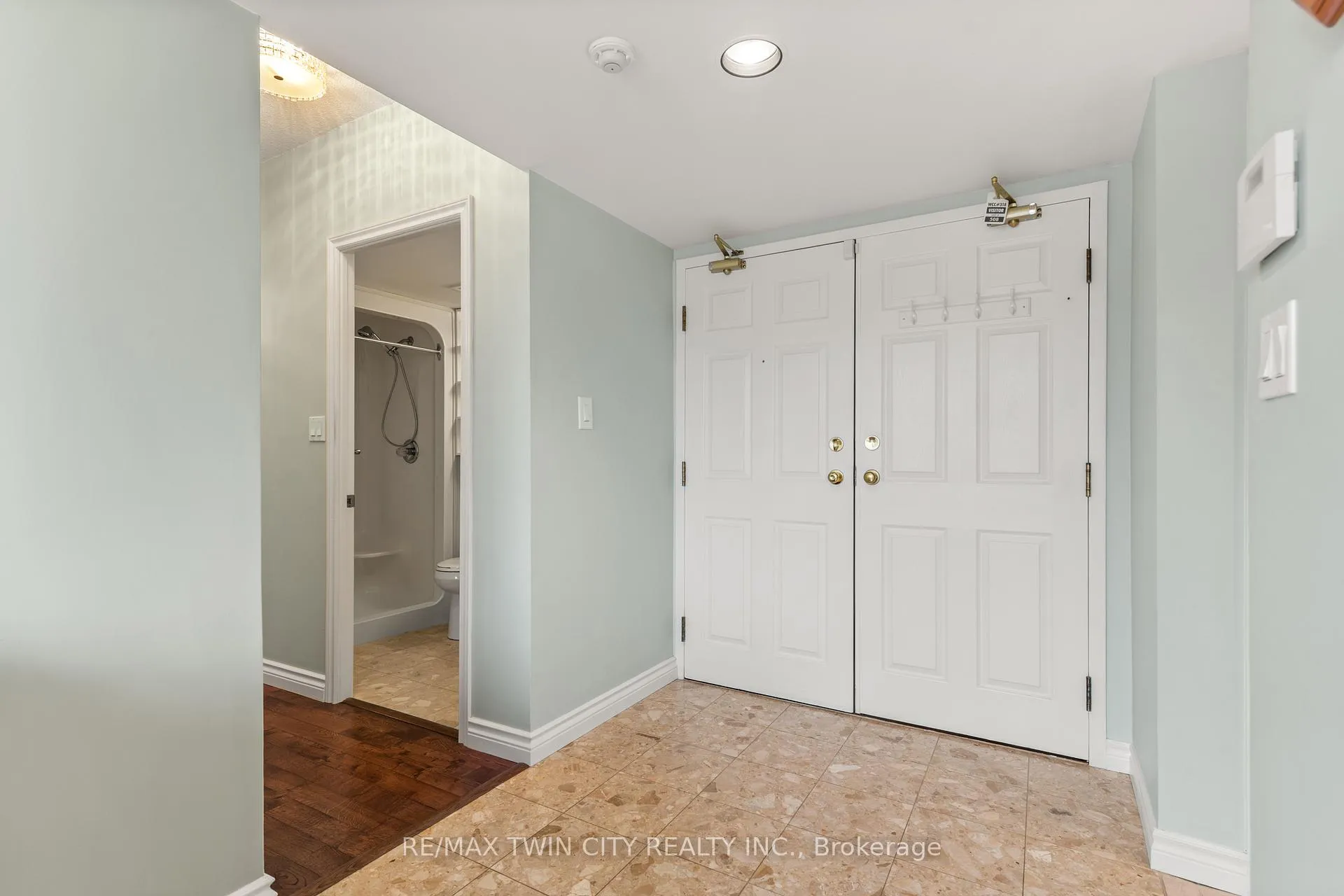 Photo 4 of Unit 508, 3267 King St. Street E, Kitchener — HOMEH