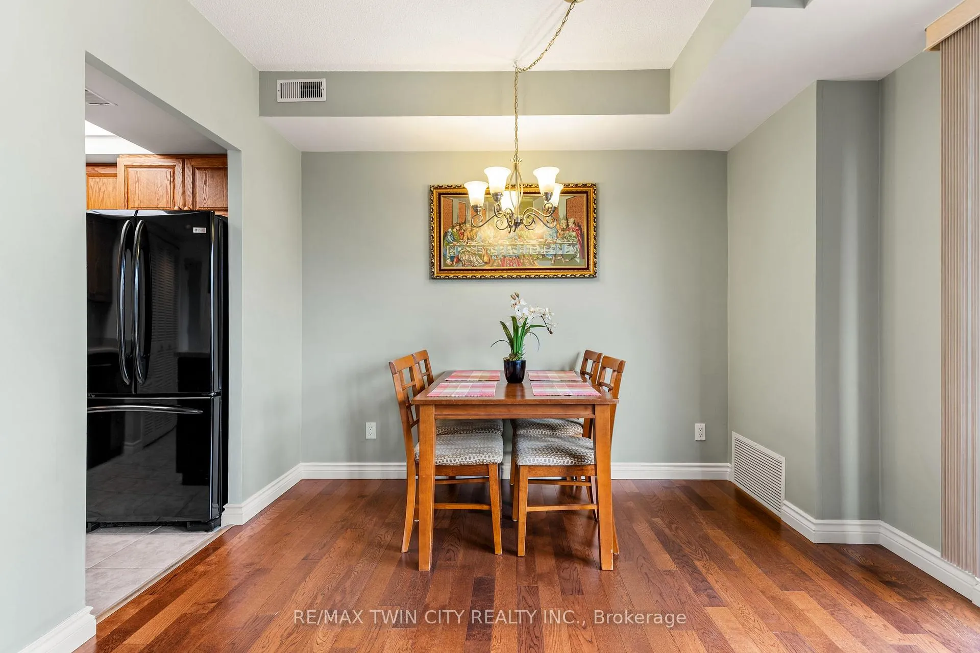 Photo 8 of Unit 508, 3267 King St. Street E, Kitchener — HOMEH