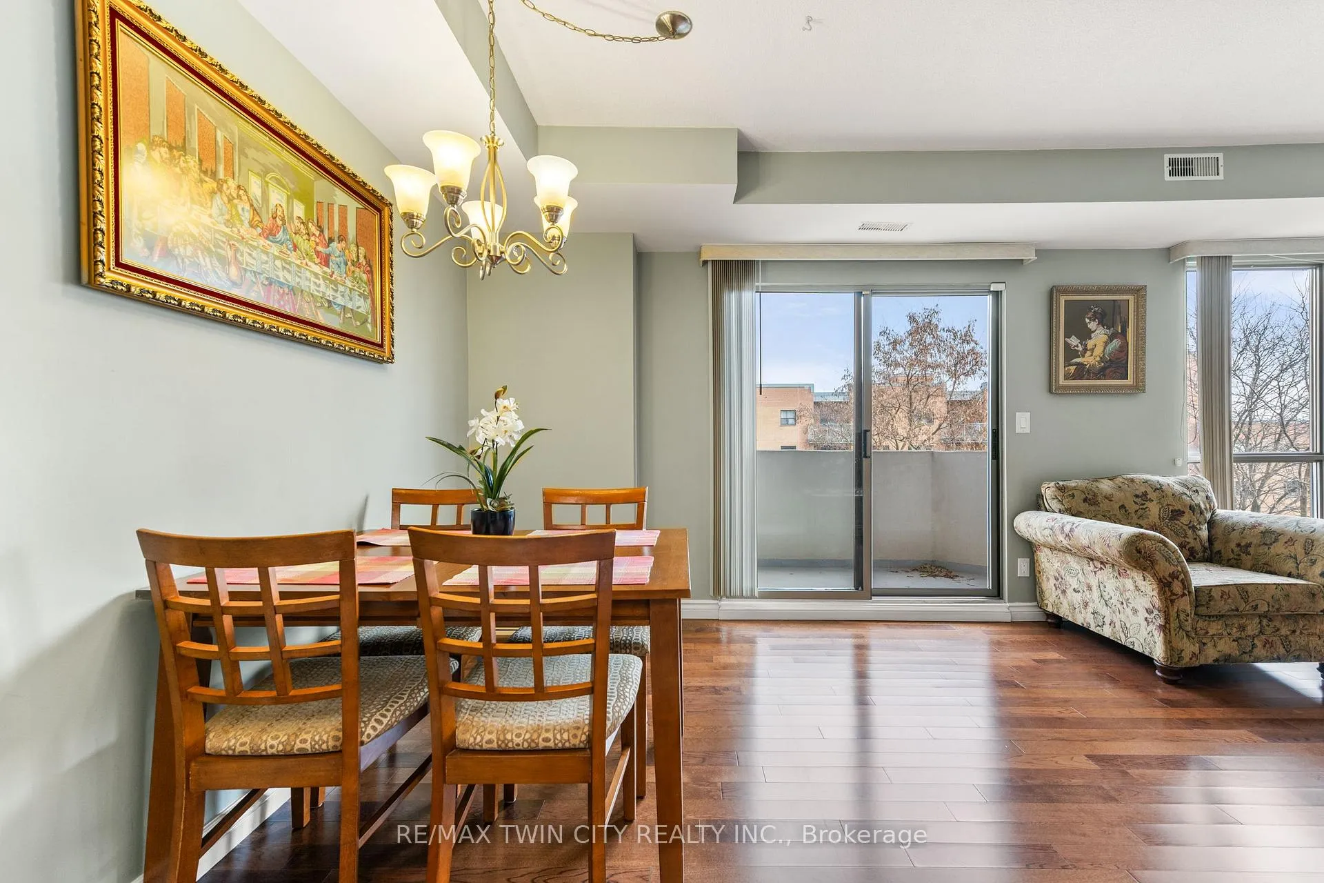 Photo 11 of Unit 508, 3267 King St. Street E, Kitchener — HOMEH