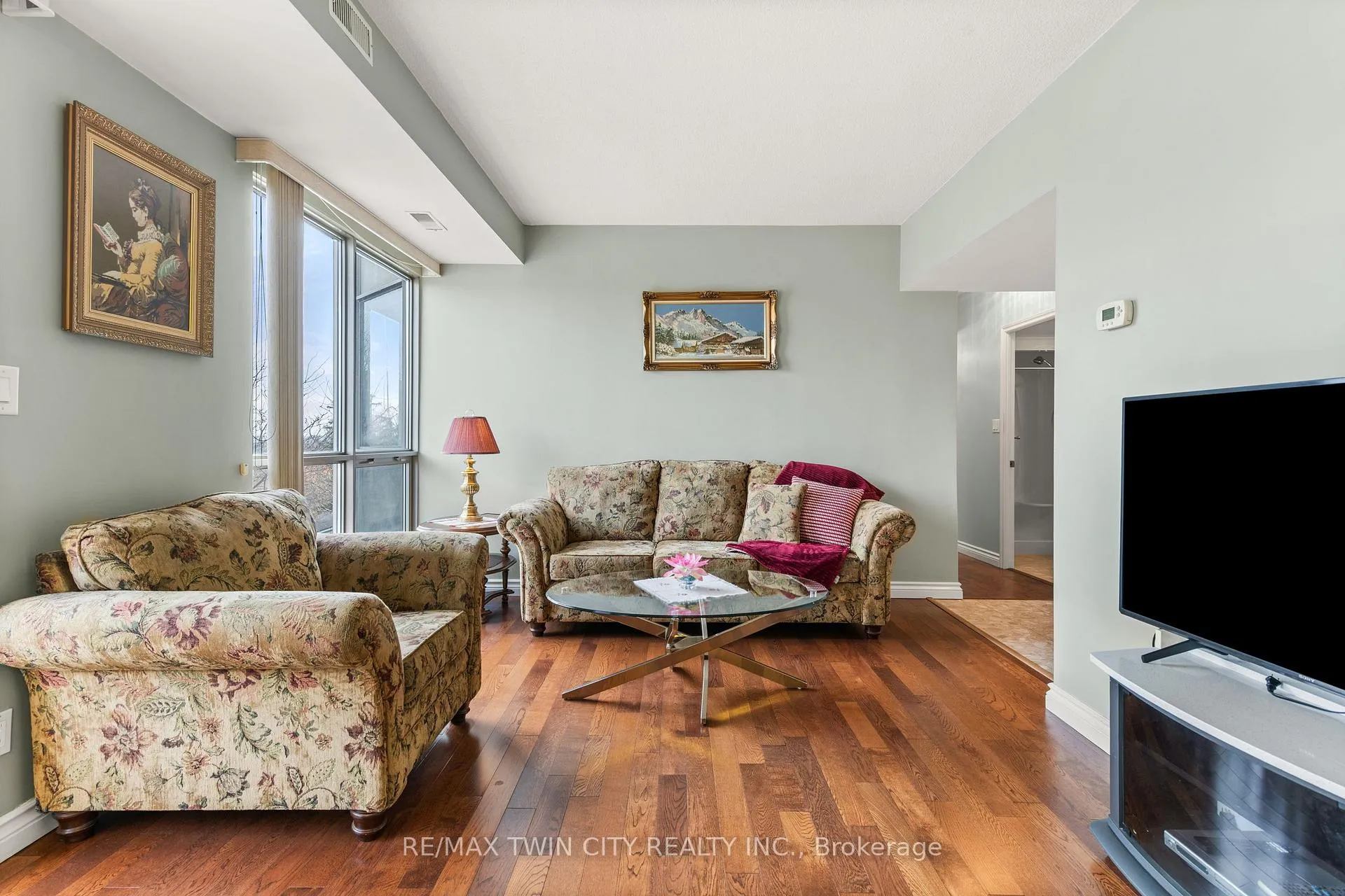 Photo 14 of Unit 508, 3267 King St. Street E, Kitchener — HOMEH