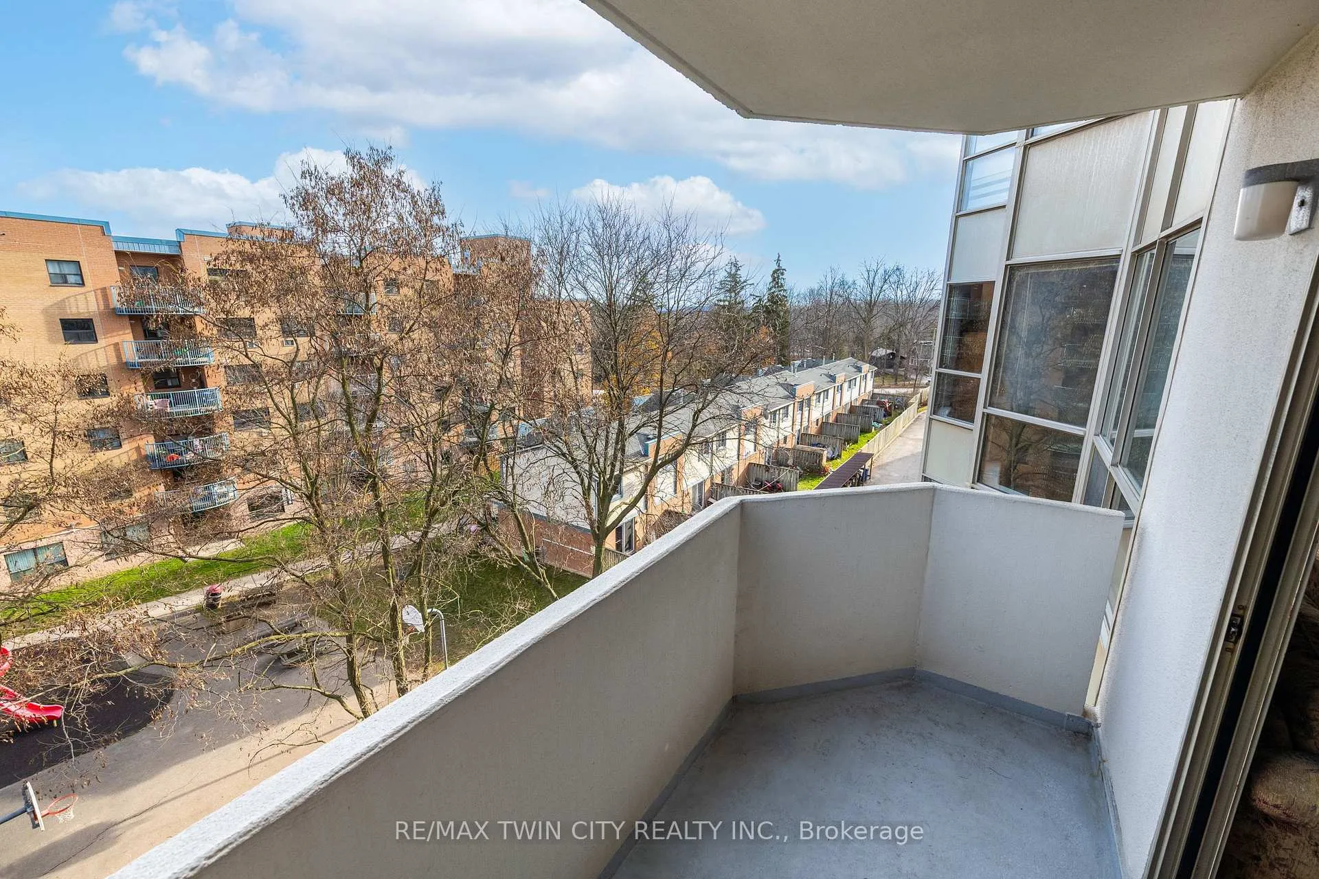 Photo 15 of Unit 508, 3267 King St. Street E, Kitchener — HOMEH