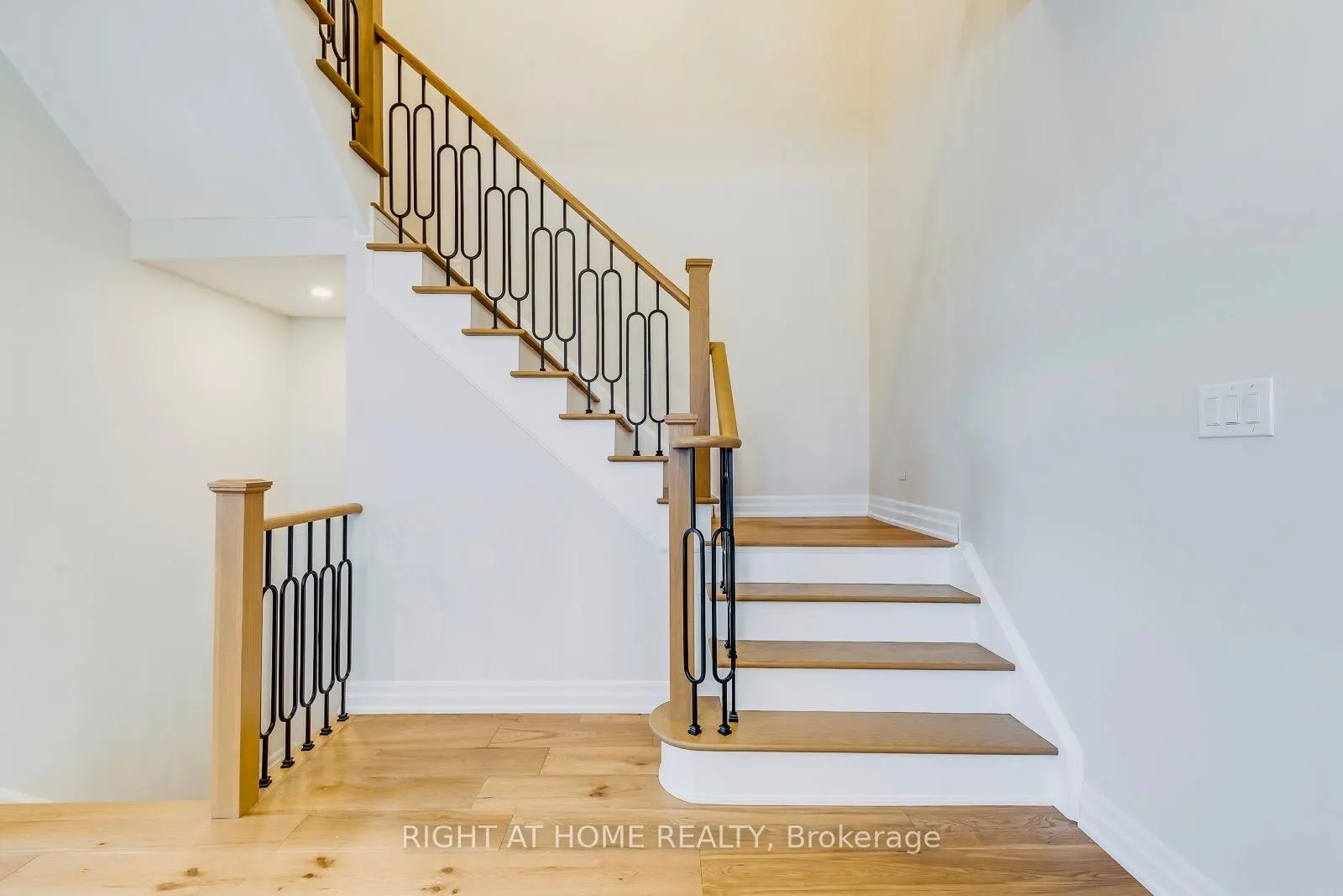 Photo 13 of 10 Cedarholme Avenue, Caledon, Rural Caledon — HOMEH