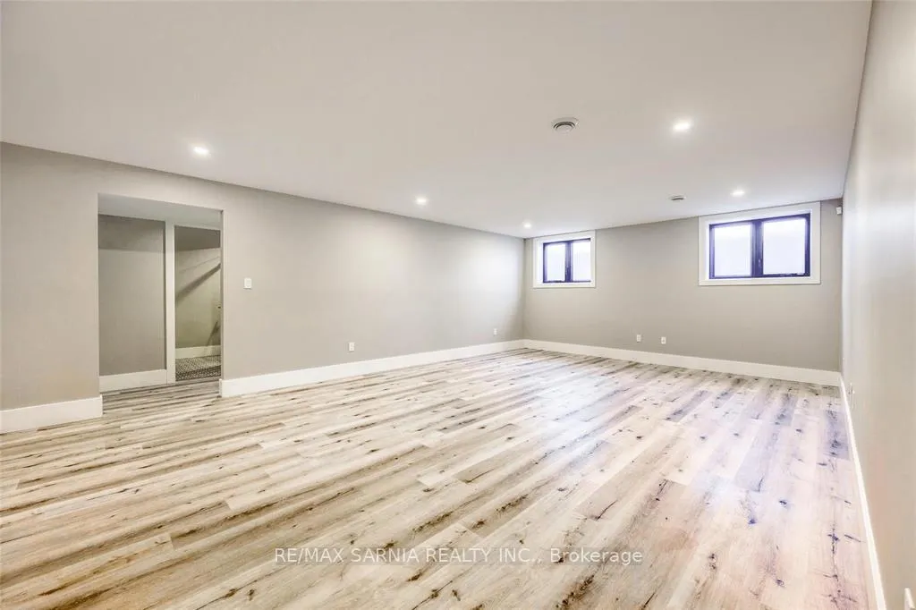 Photo 24 of 616 Mead Boulevard, Sarnia — HOMEH