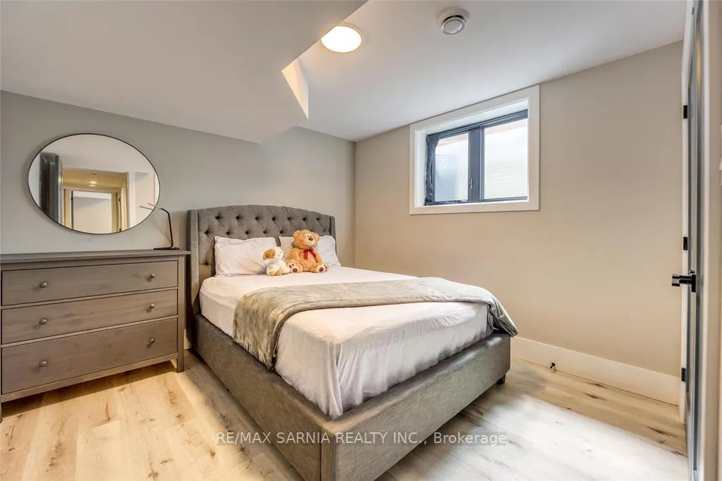 Photo 28 of 616 Mead Boulevard, Sarnia — HOMEH